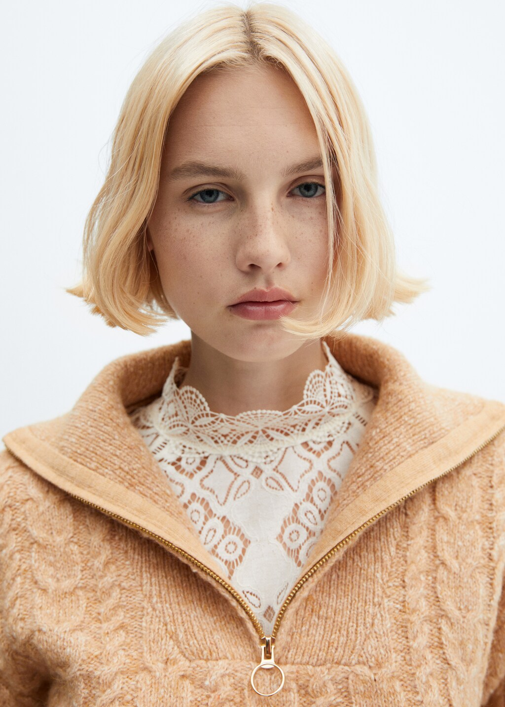 本店は zip-neck Cable-knit sweater China MANGO | ジャケット・アウター