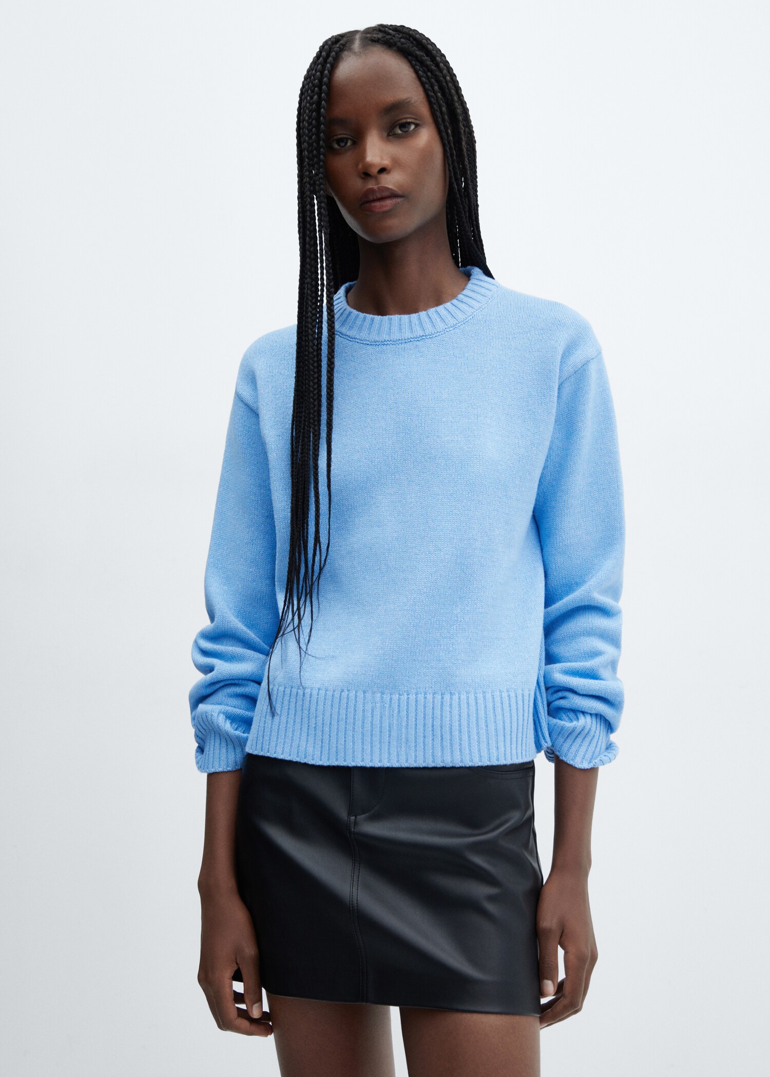 Round-neck knitted sweater  - Medium plane