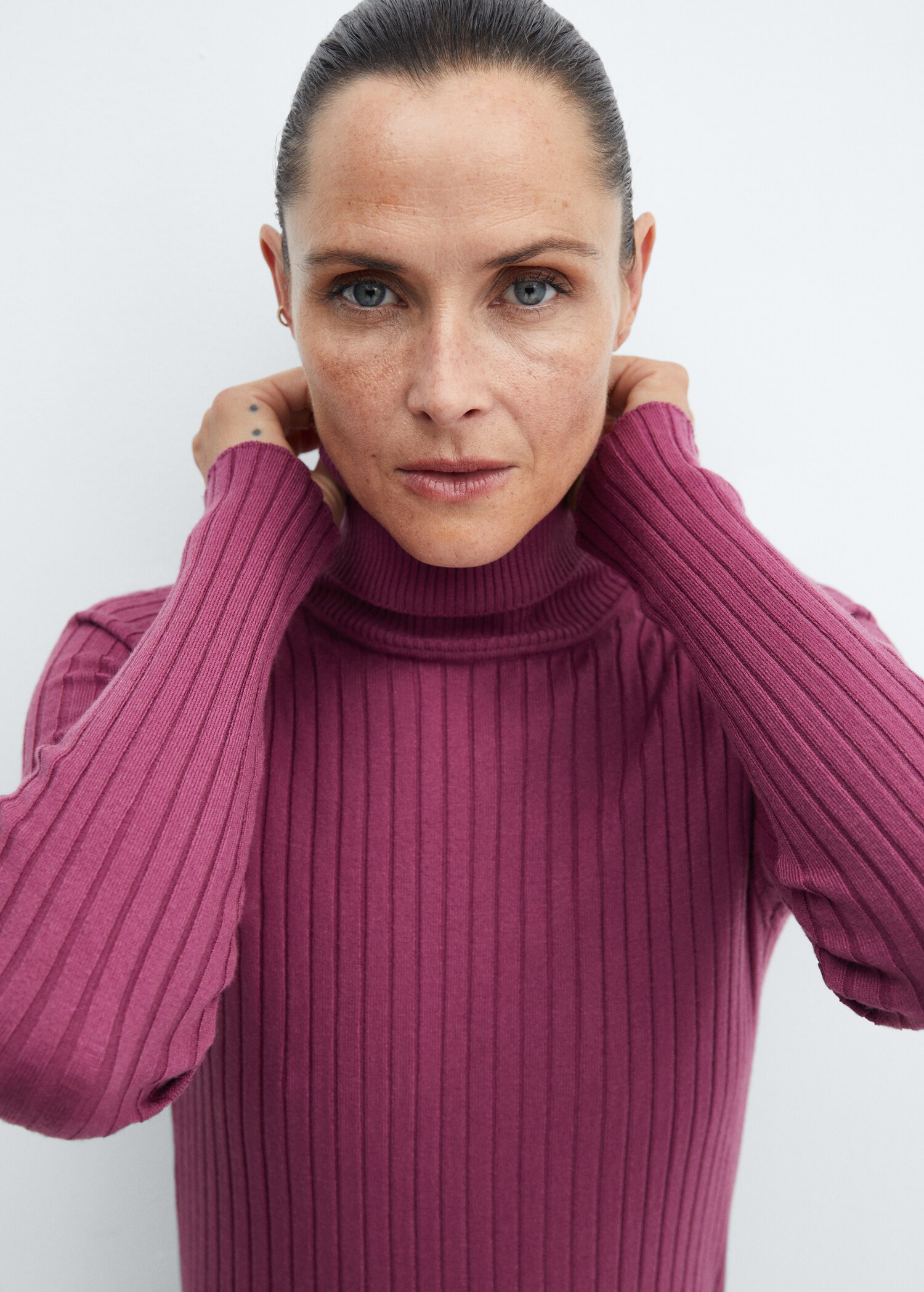Pull-over à col montant en maille côtelée - Détail de l'article 1