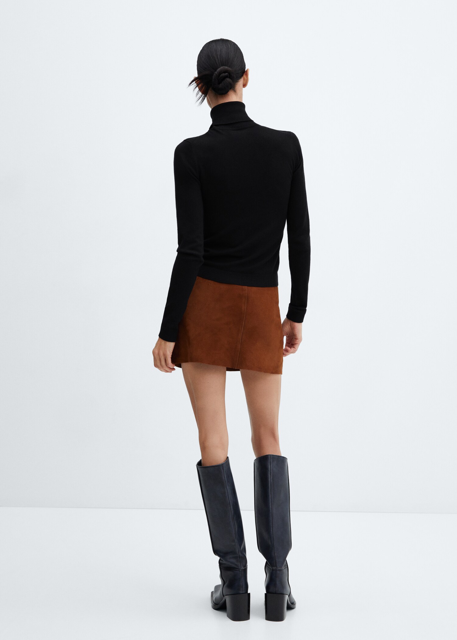 Fine-knit turtleneck sweater - Reverse of the article