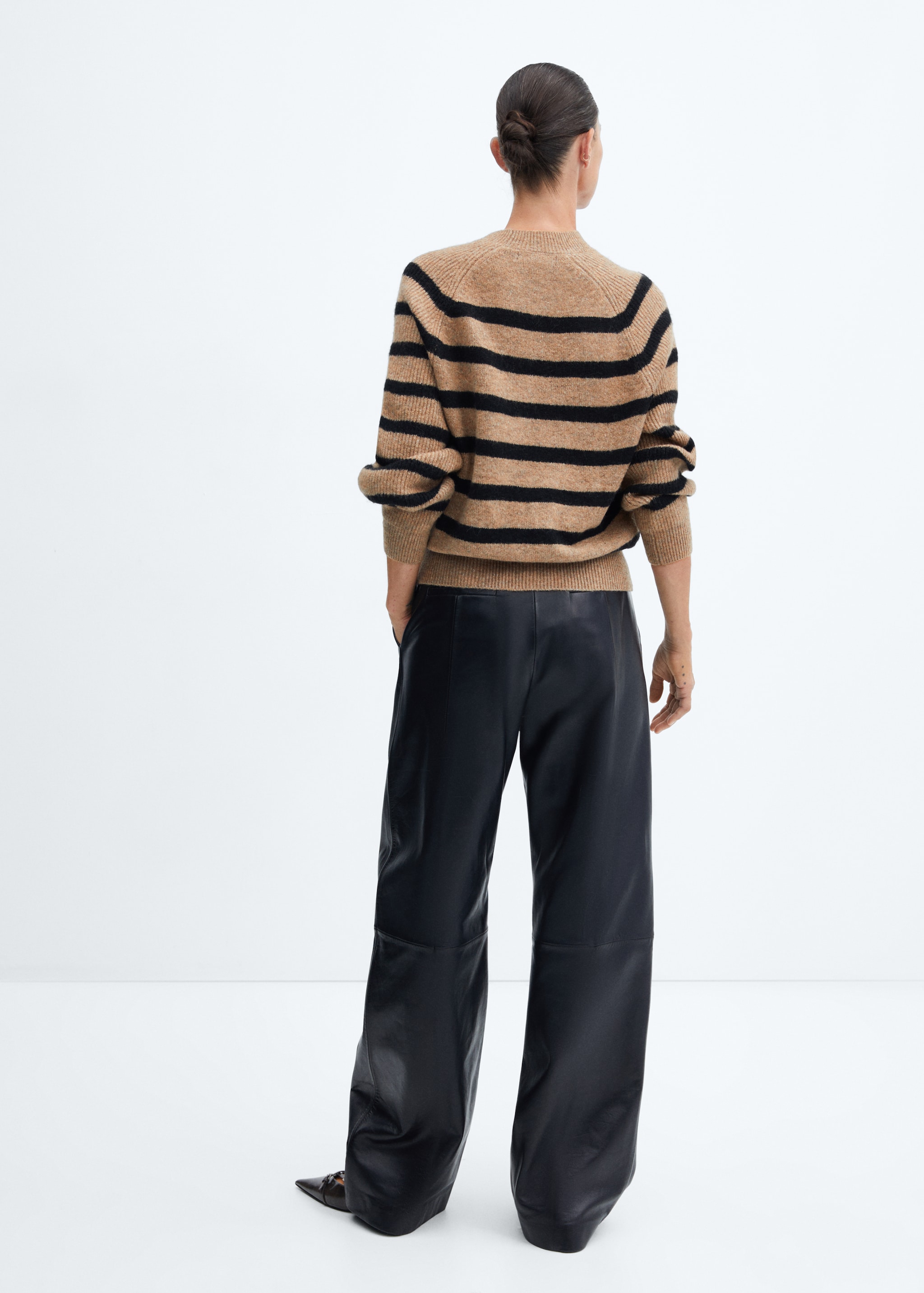 Round-neck striped sweater - Reverse of the article