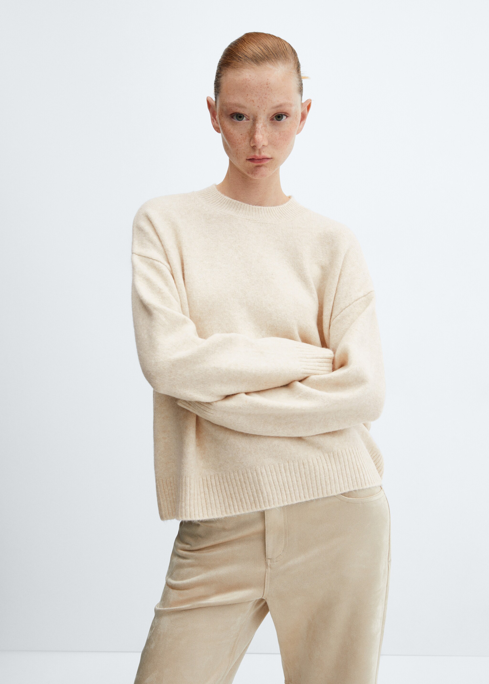 Round-neck knitted sweater  - Middenvlak