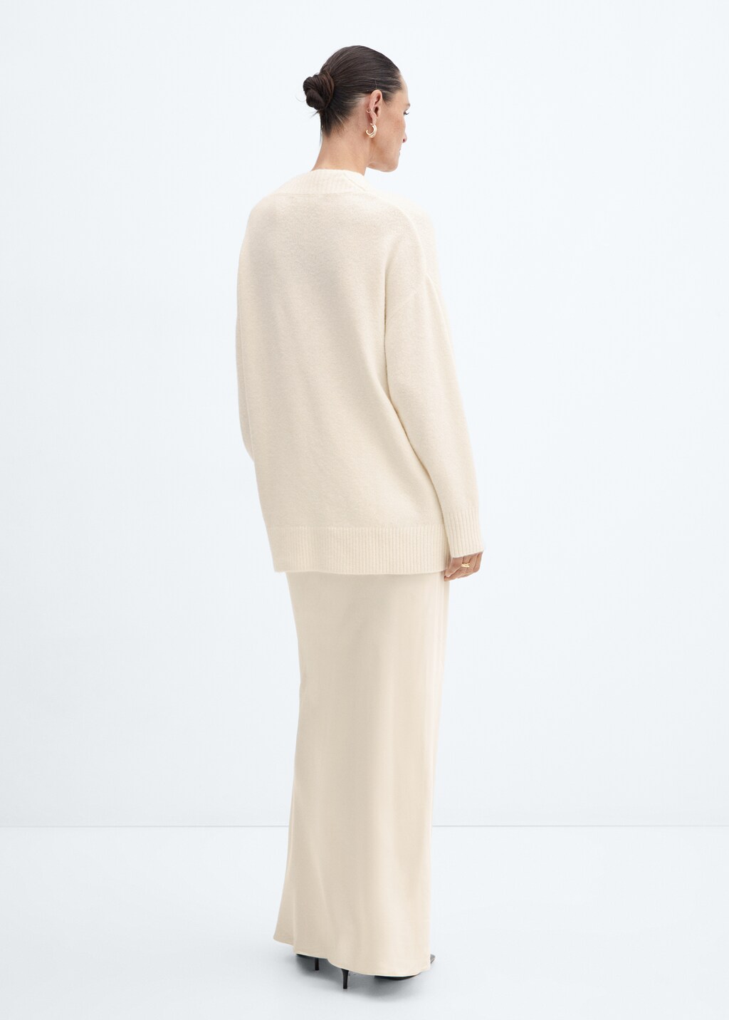 Oversized V-neck sweater - Women | MANGO China