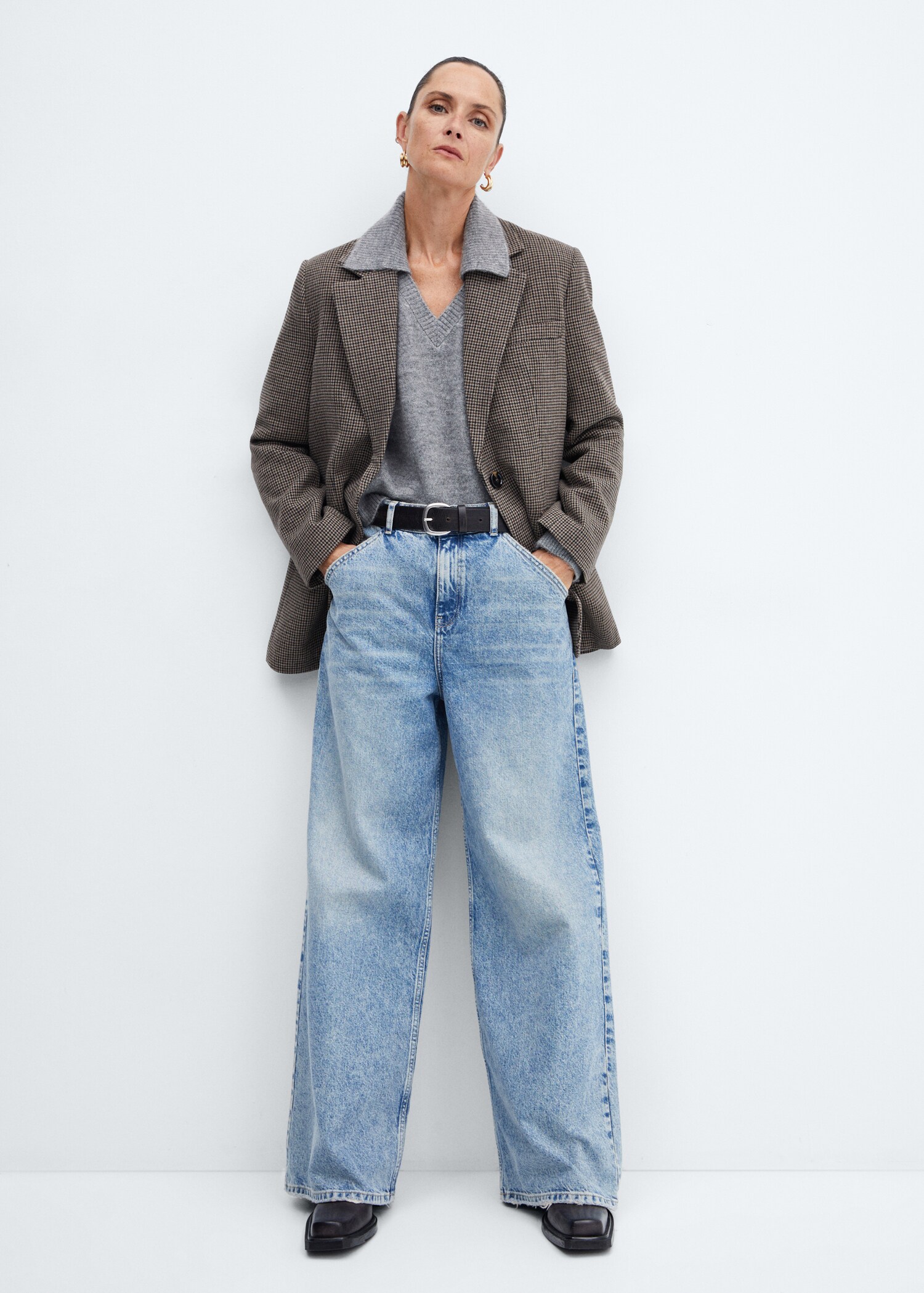 Polo-neck sweater with shoulder pads  - Details of the article 2