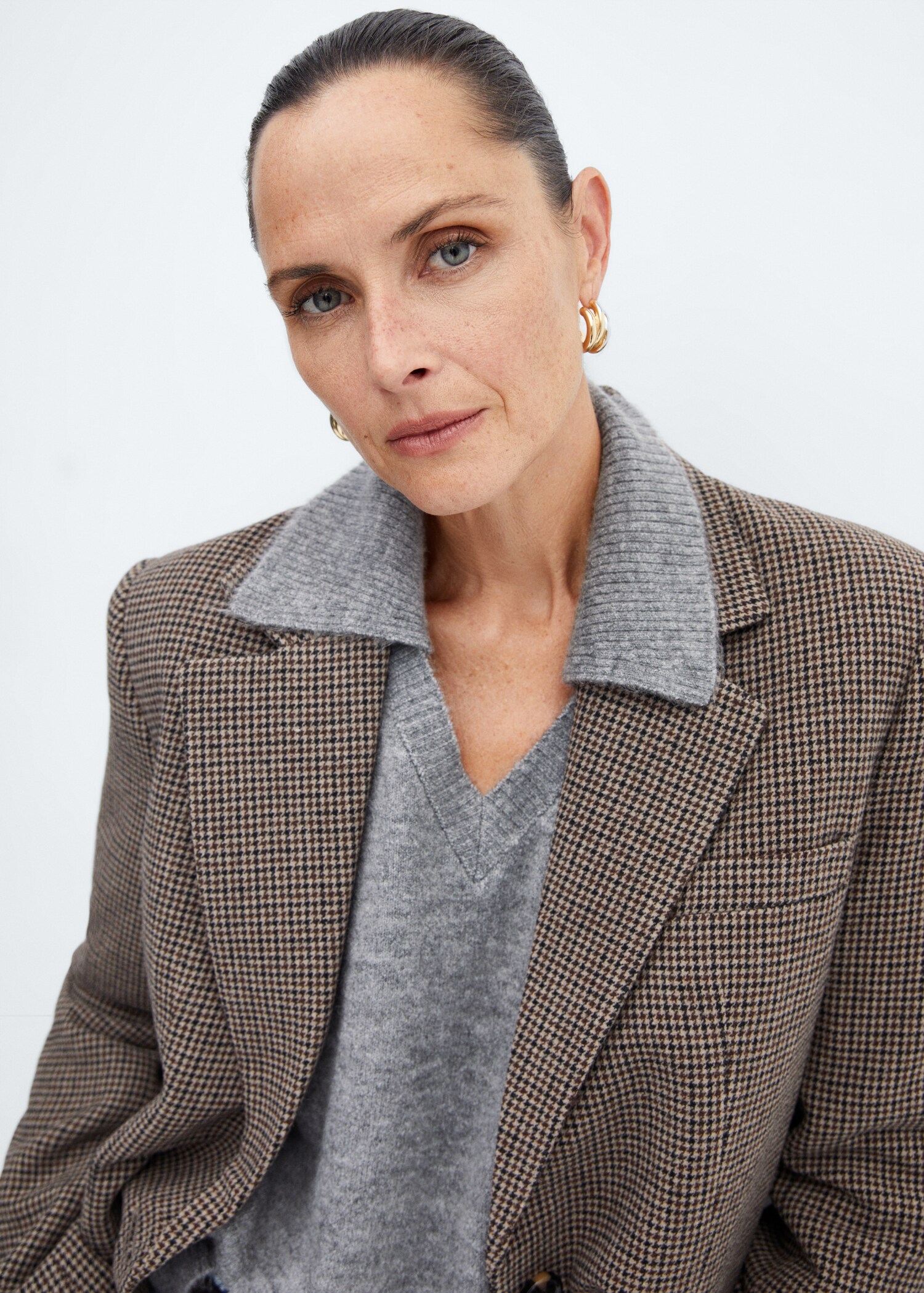 Polo-neck sweater with shoulder pads  - Details of the article 4