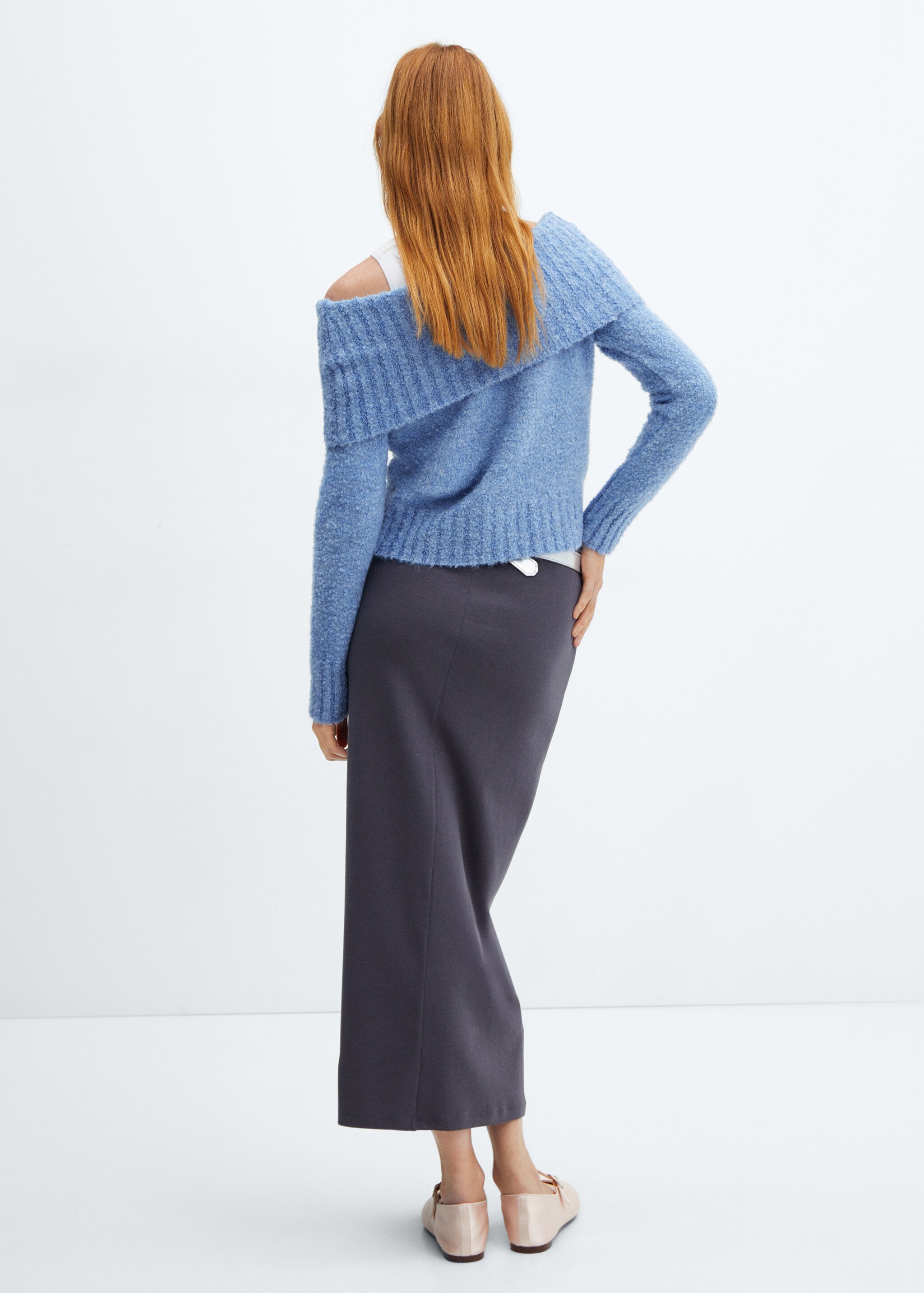 Off-the-shoulder knitted sweater - Reverse of the article
