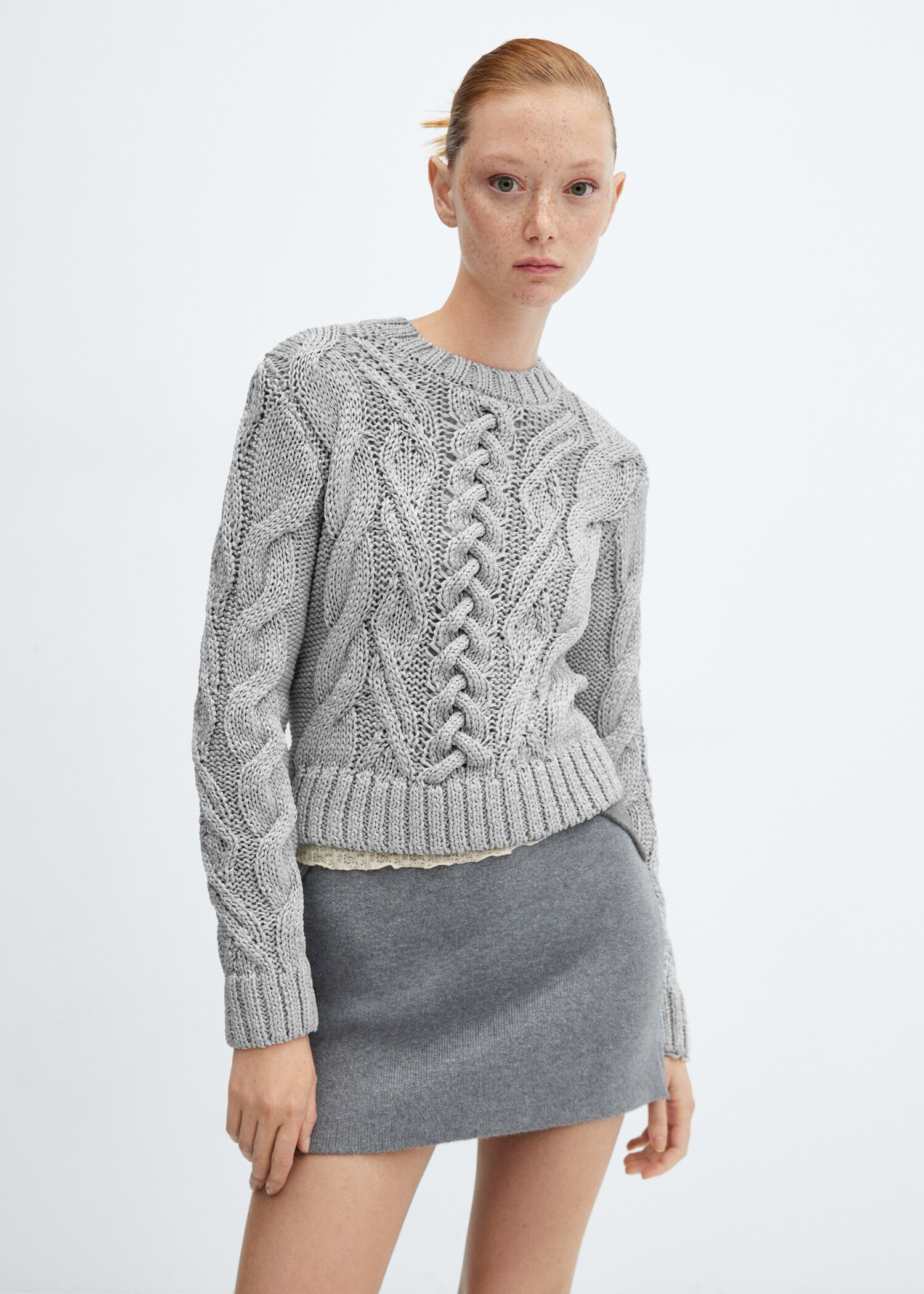 Pull-over maille tressée - Plan moyen