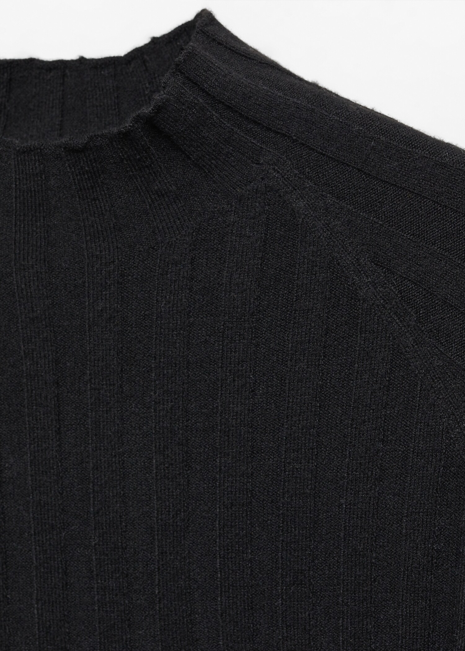 Gerippter Pullover mit halbhohem Kragen - Detail des Artikels 8