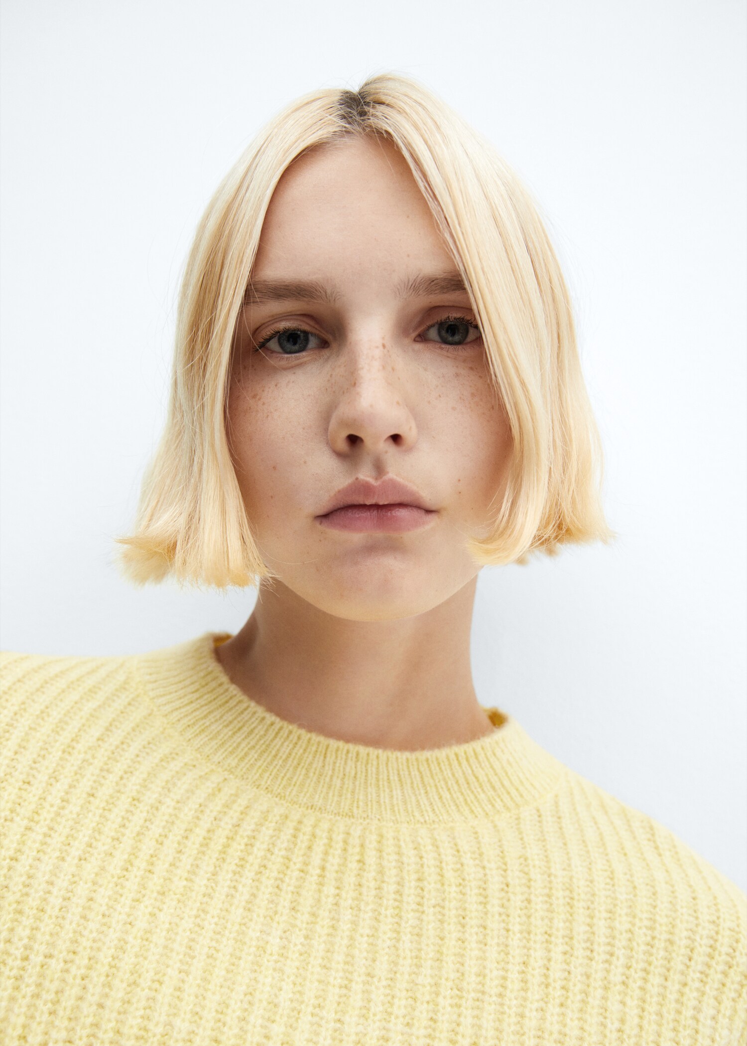 Round-neck knitted sweater  - Details of the article 1