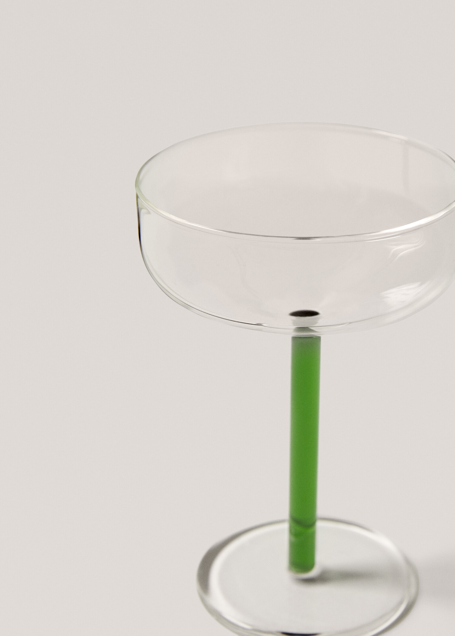 Verre à pied coloré en verre borosilicate - Détail de l'article 2