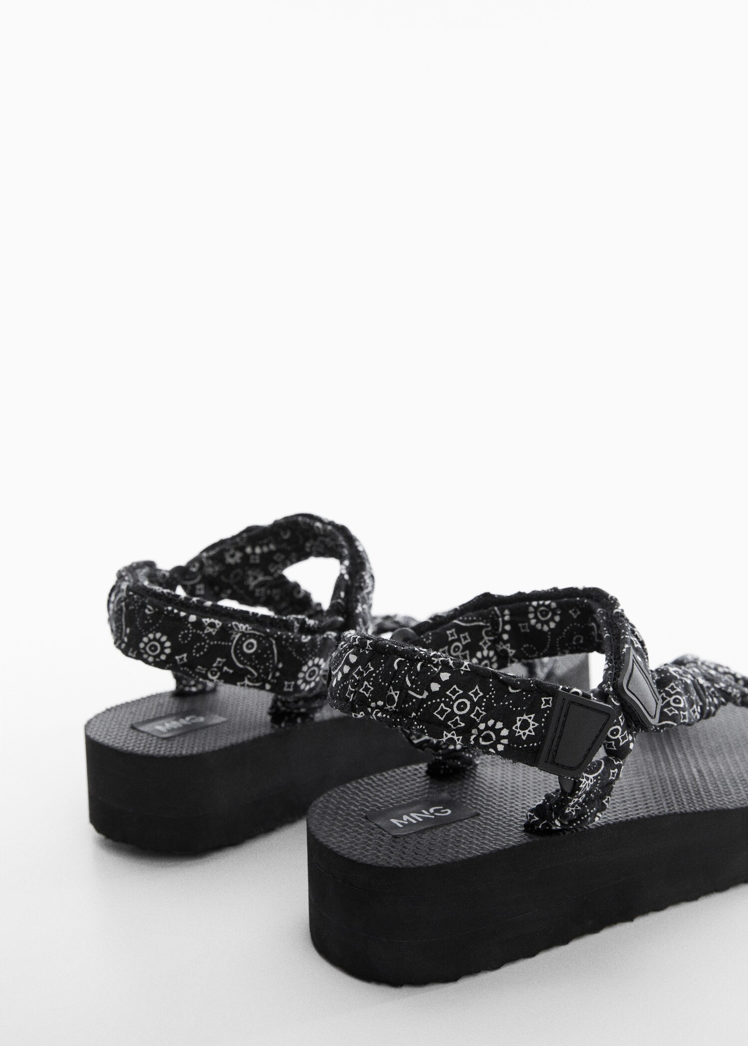 Platform strap sandals - Details of the article 1