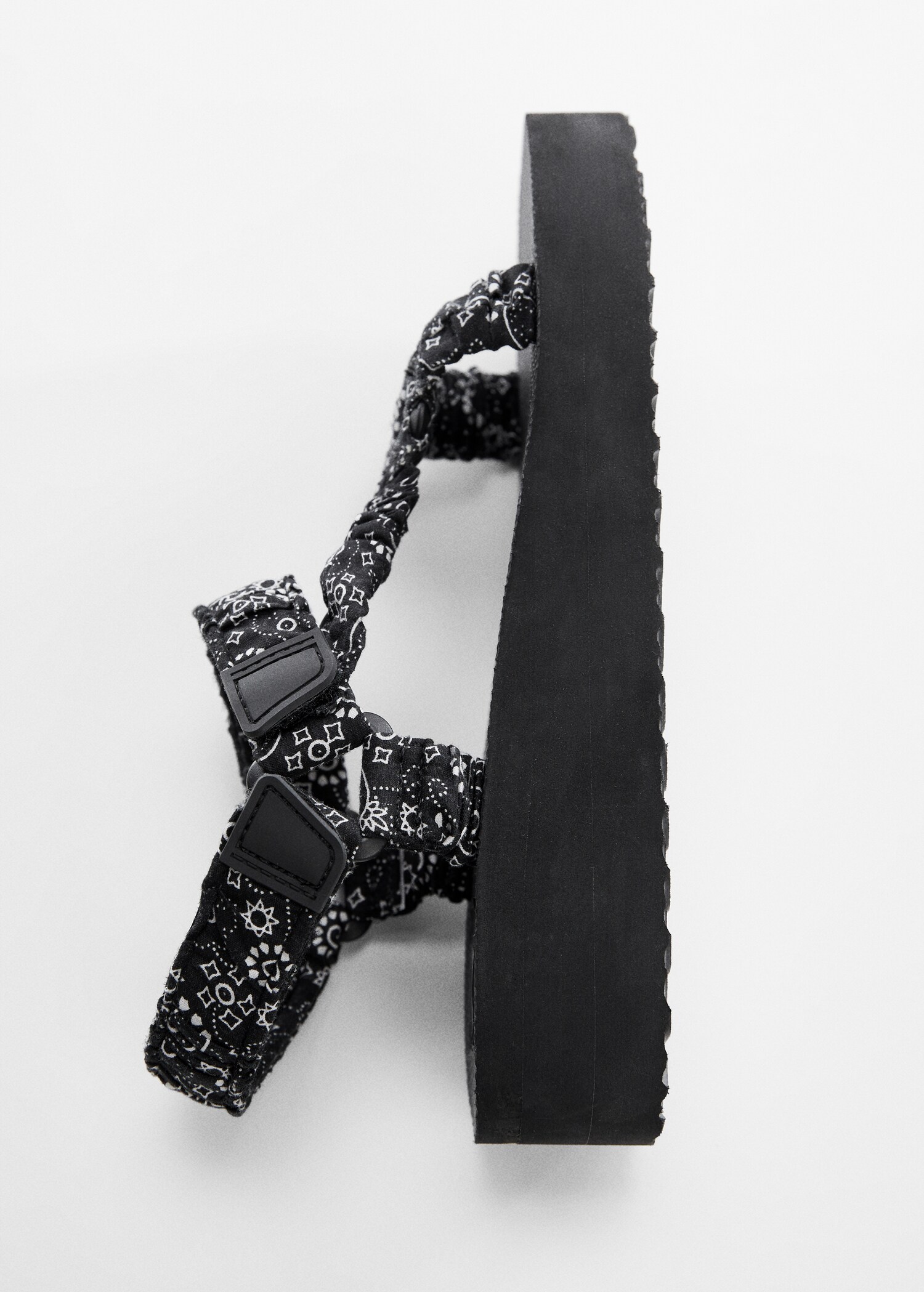 Platform strap sandals - Details of the article 3