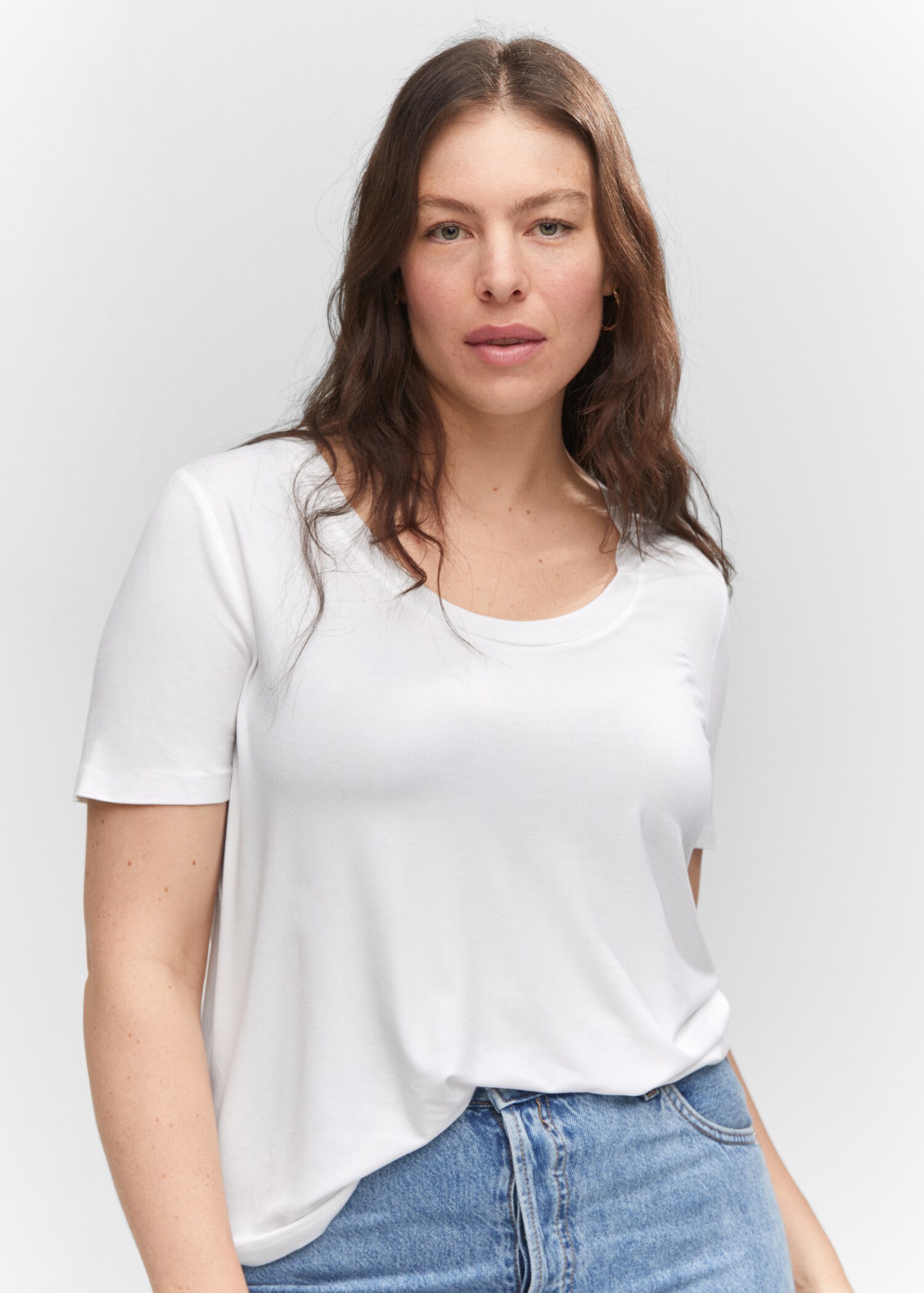 Tricou cu guler decoltat - Detaliu al articolului 4