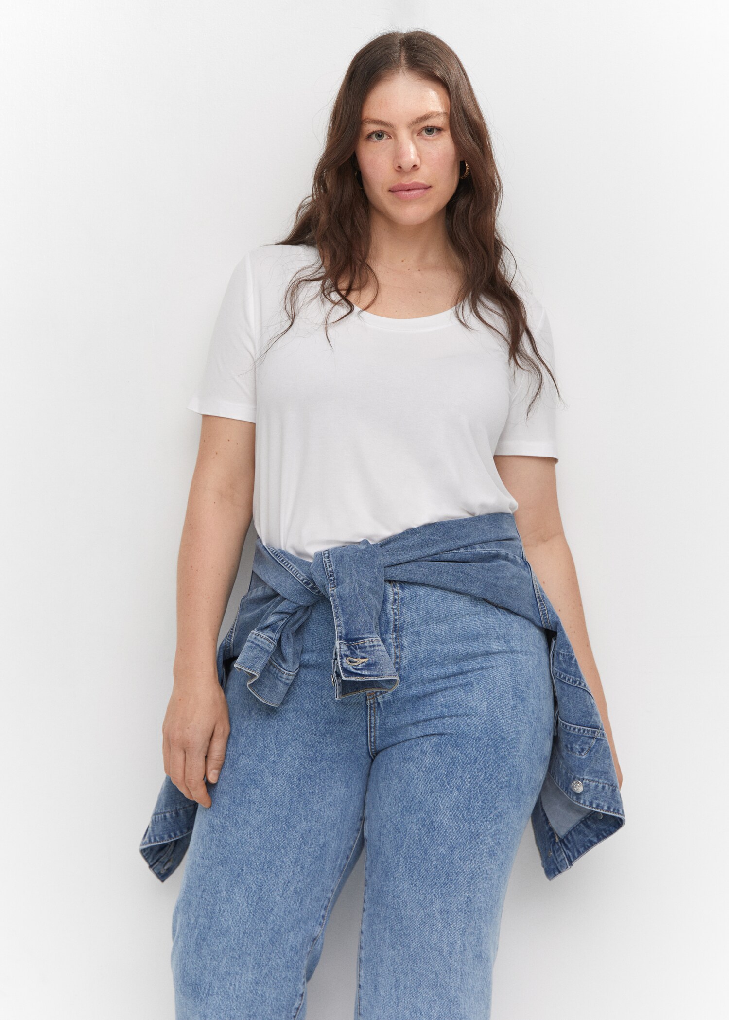 Tricou cu guler decoltat - Detaliu al articolului 5