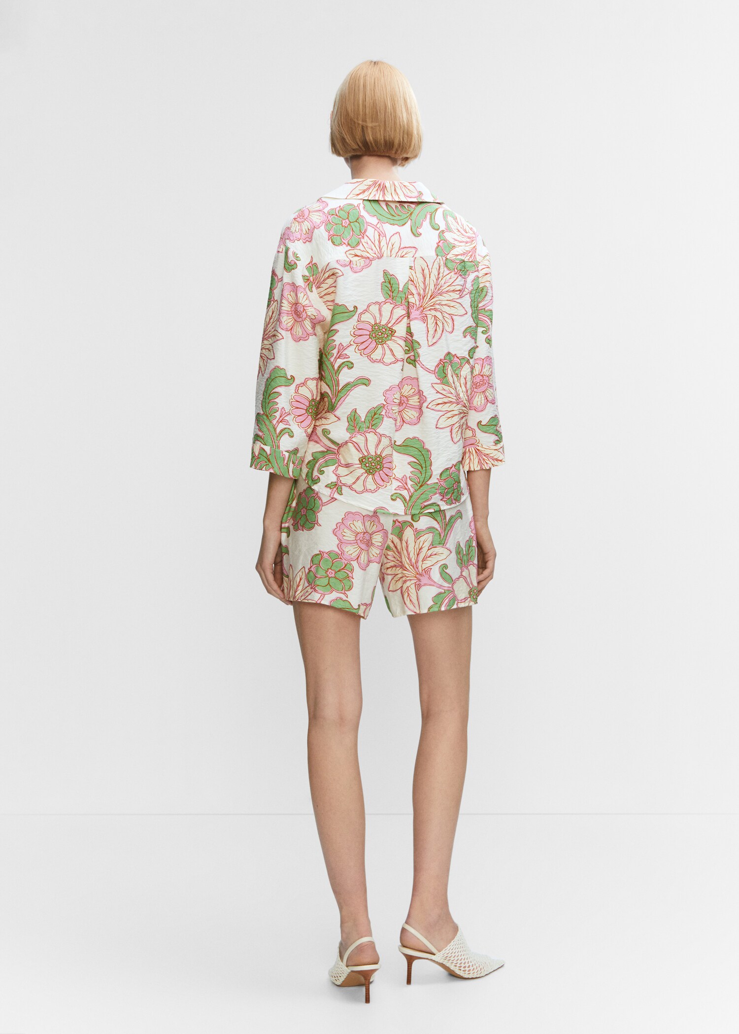 Short à fleurs - Verso de l’article