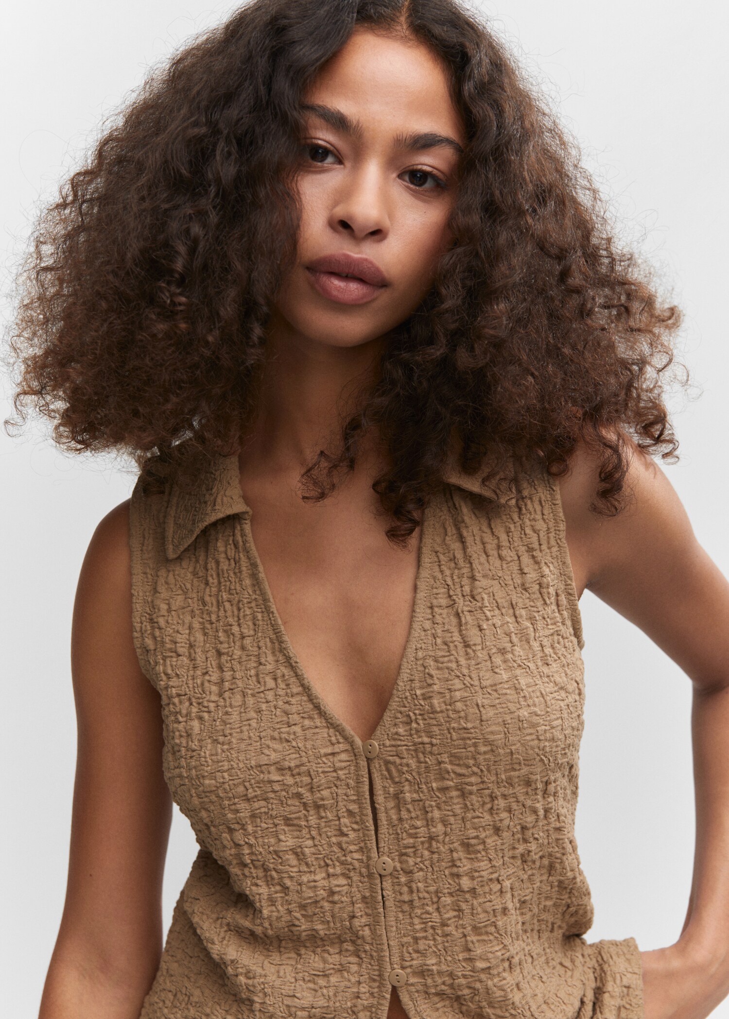Textured polo neck gilet - Details of the article 1
