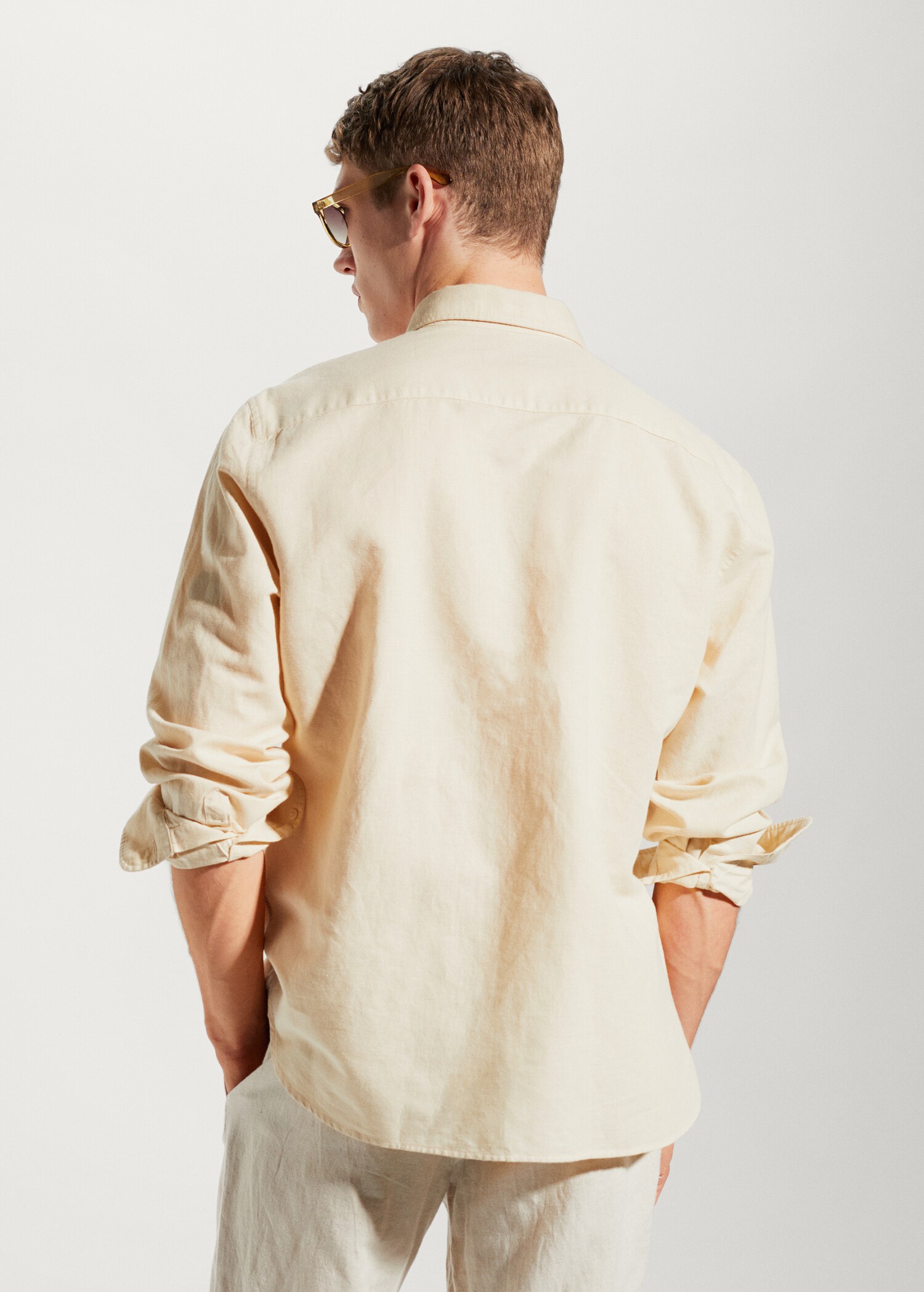 Camisa regular fit lino algodón - Reverso del artículo