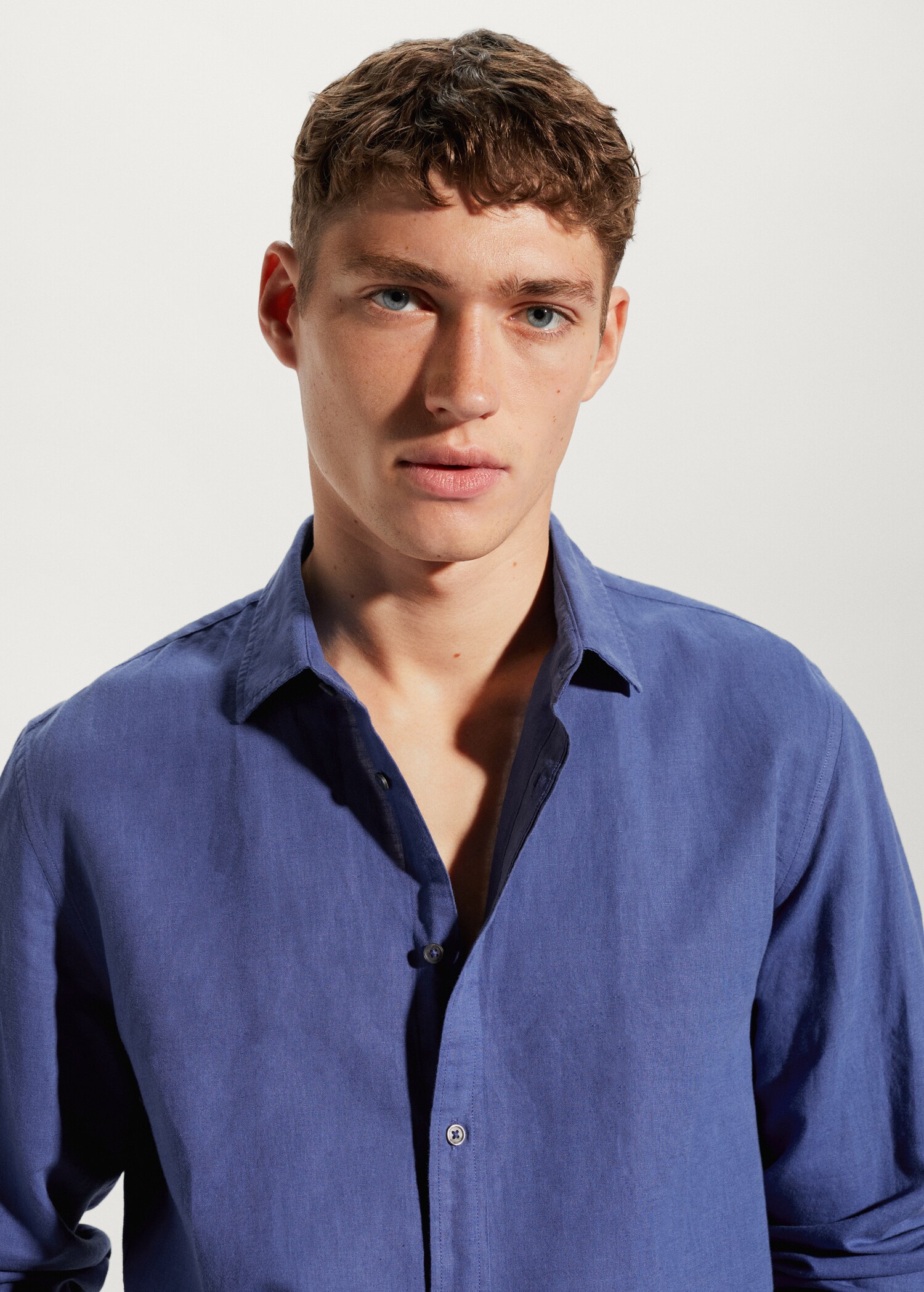 Camisa regular fit lino algodón - Detalle del artículo 1