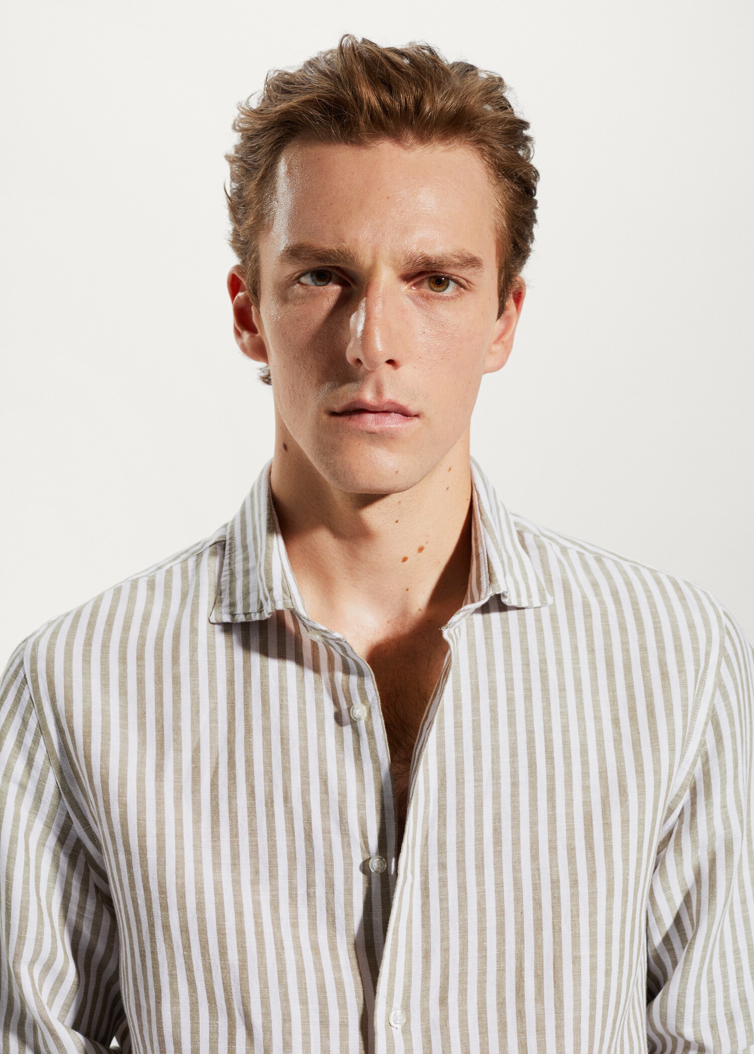 Slim fit striped linen shirt - Details of the article 1