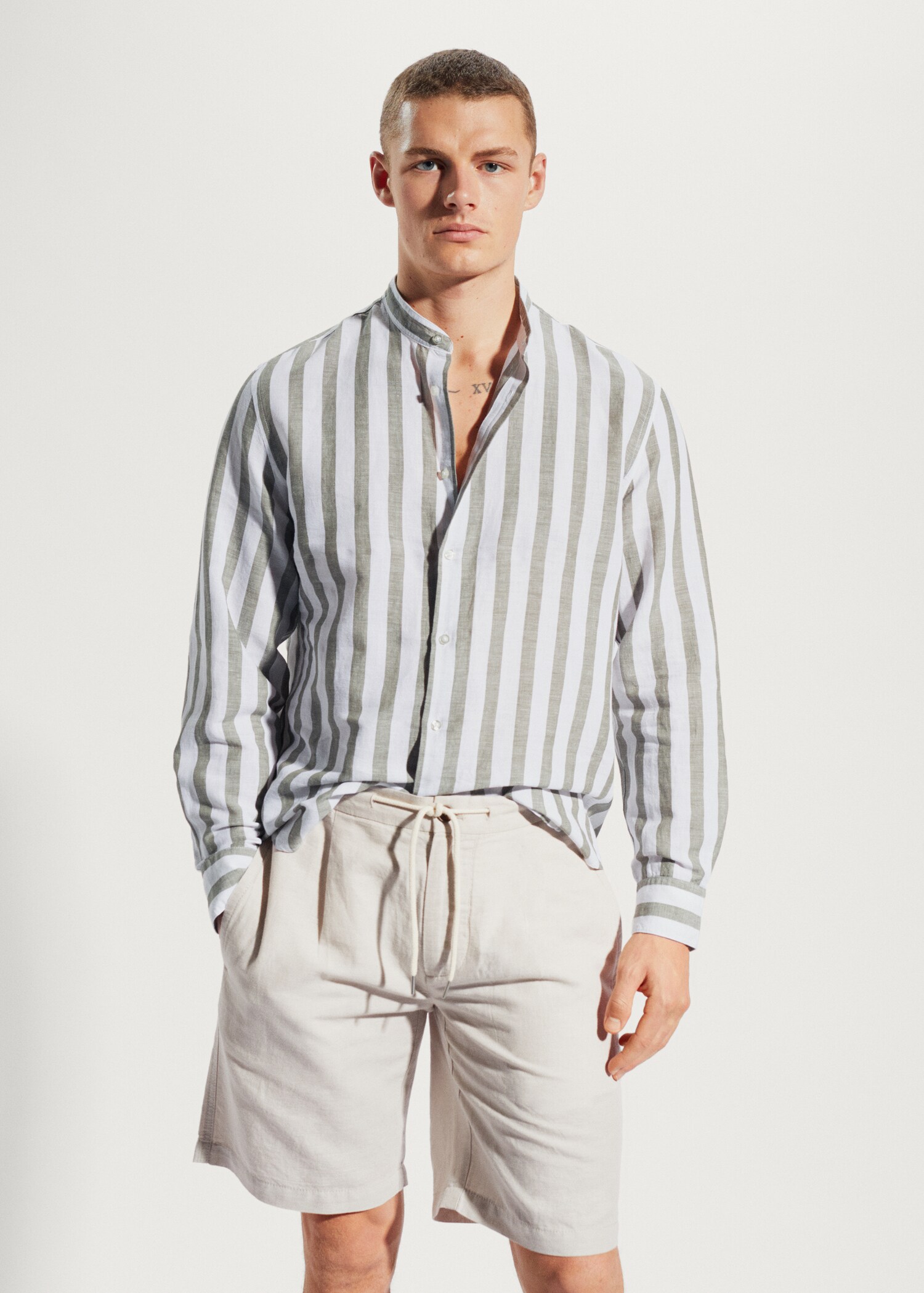 Camisa regular fit lino rayas  - Plano medio