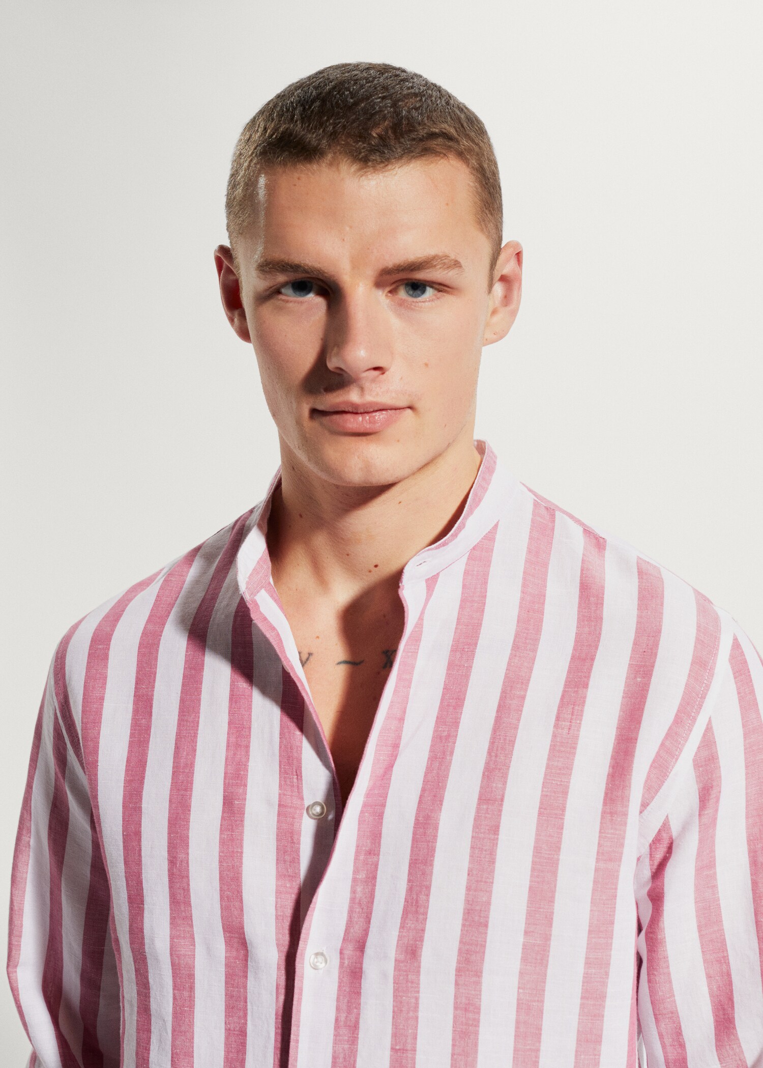 Camisa regular fit lino rayas  - Detalle del artículo 1