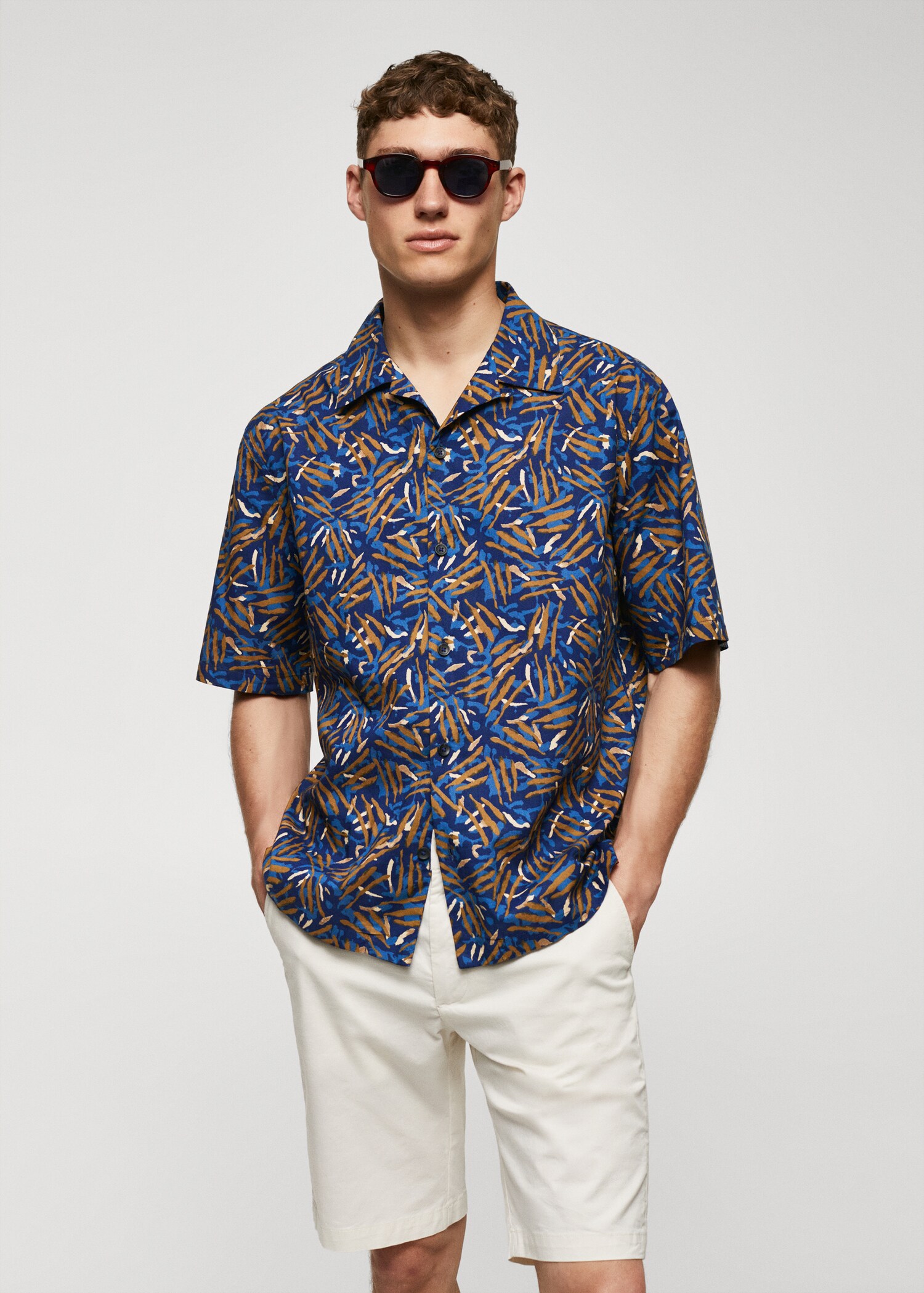 Camisa cuello bowling 100% algodón  - Plano medio