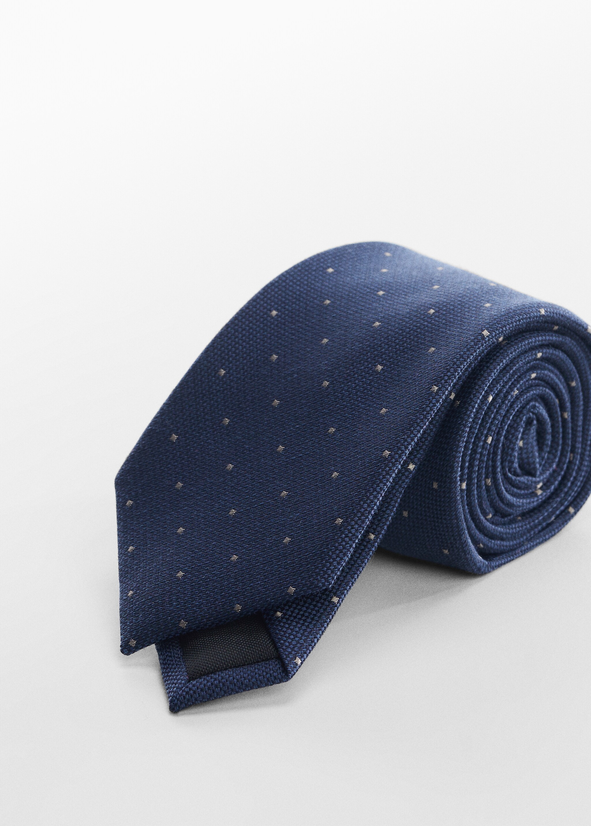 Mikro puantiyeli biçimli kravat - Orta plan