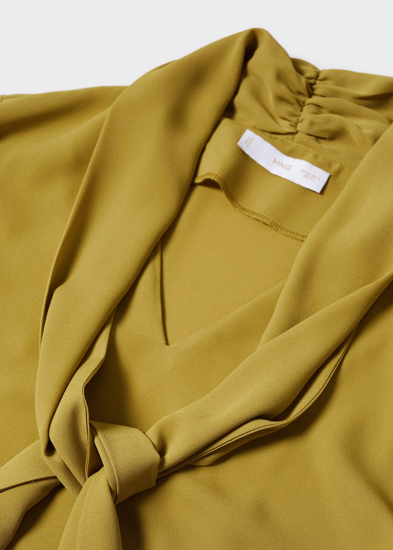 Blouse lavallière manches bouffantes - Détail de l'article 8