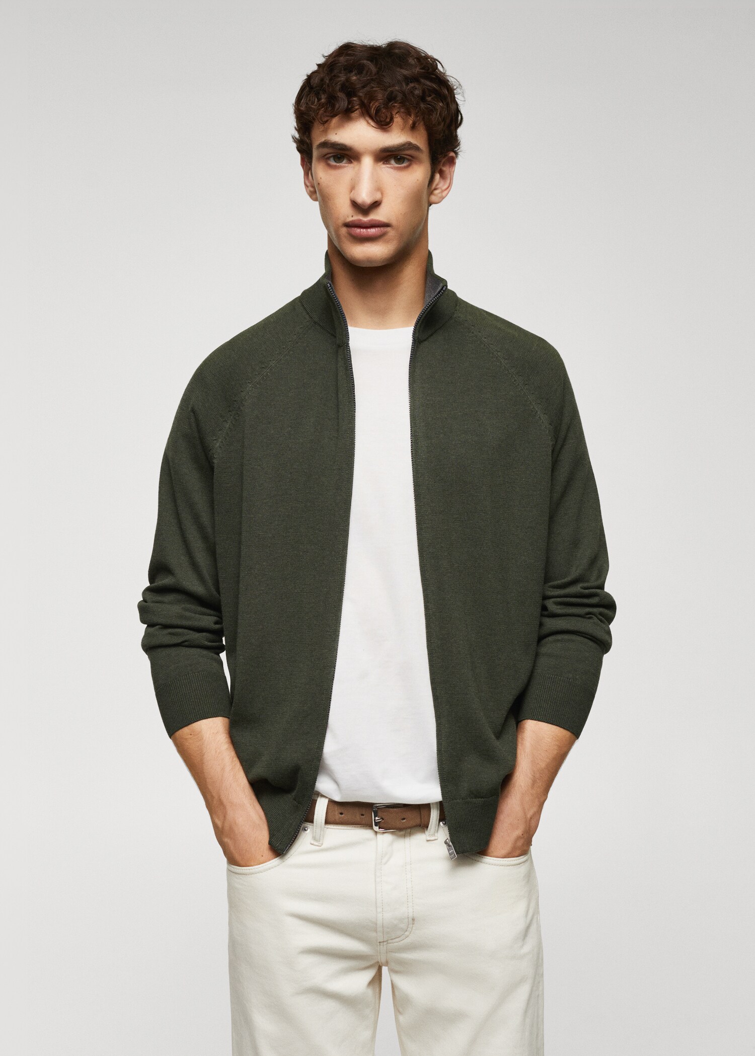 Zipped cotton cardigan - Середній план