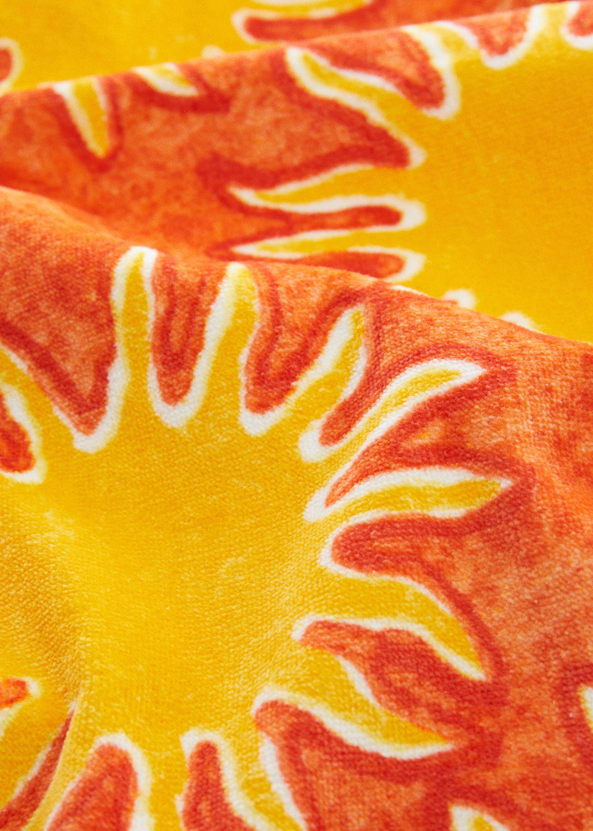 100% cotton printed towel - Details of the article 1, Red. Ref: 57010748-00.