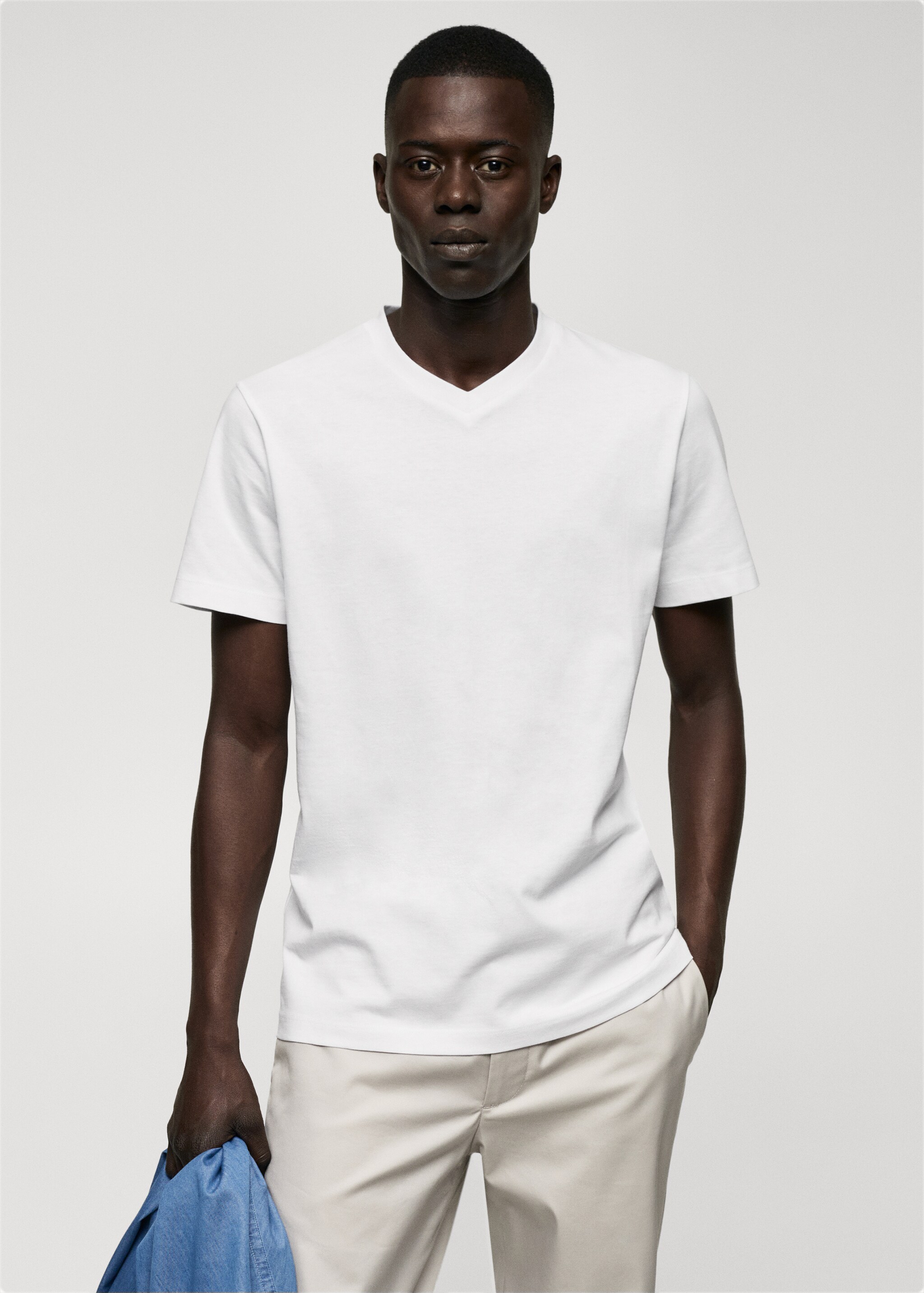 Basic cotton V-neck T-shirt - Medium plane