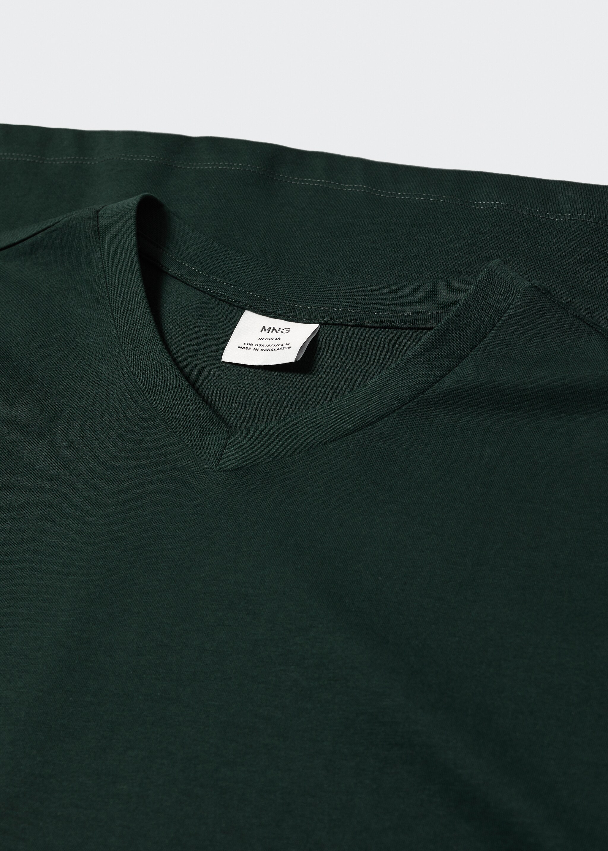 Basic cotton V-neck T-shirt - Details of the article 8