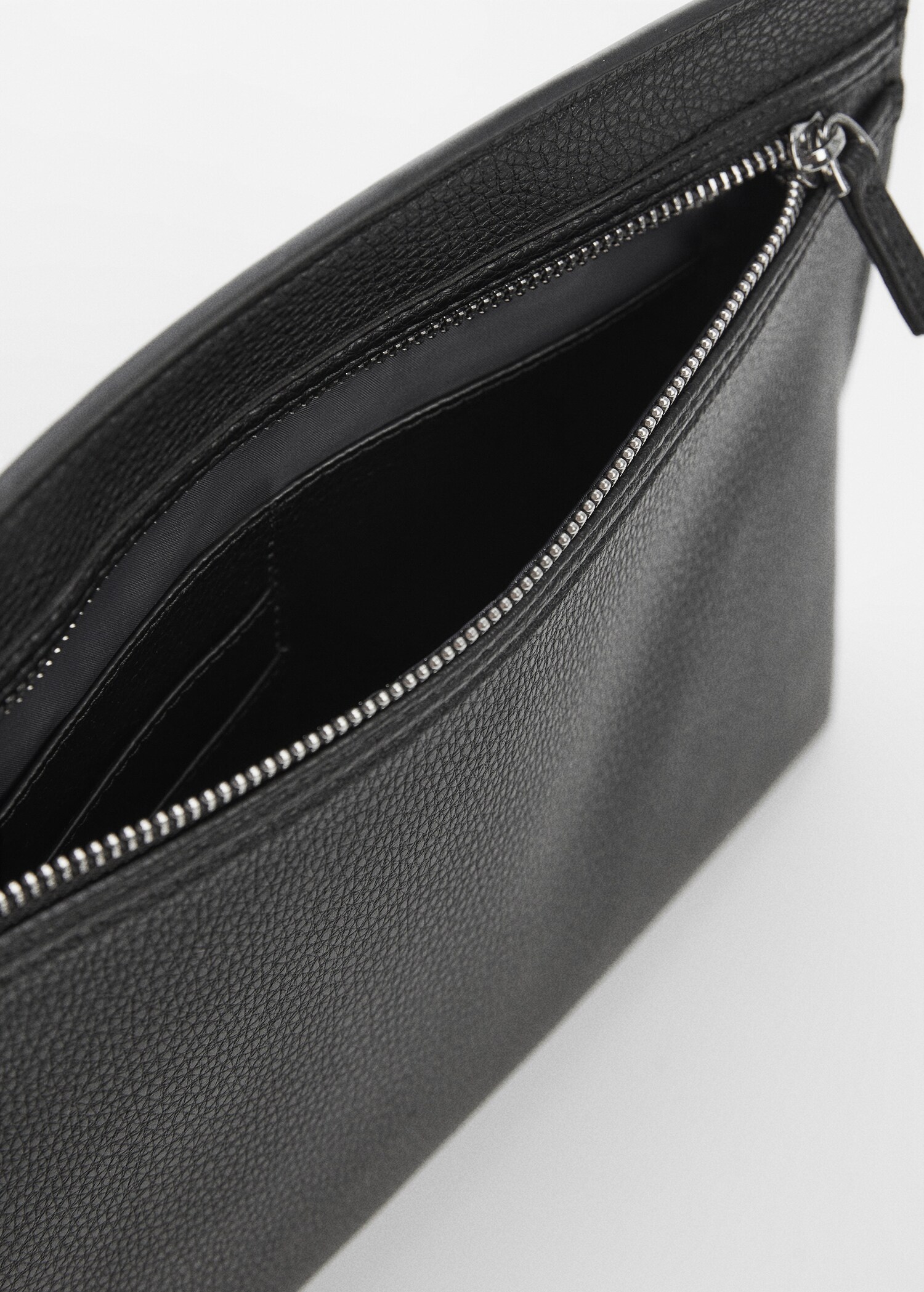 Pochette portée main similicuir - Détail de l'article 1