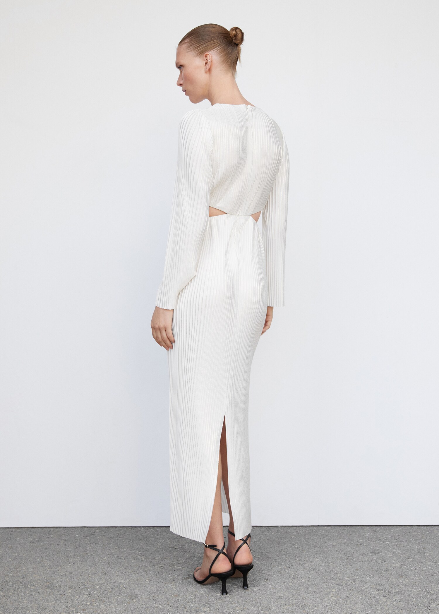 Vestido plisado aberturas - Reverso del artículo