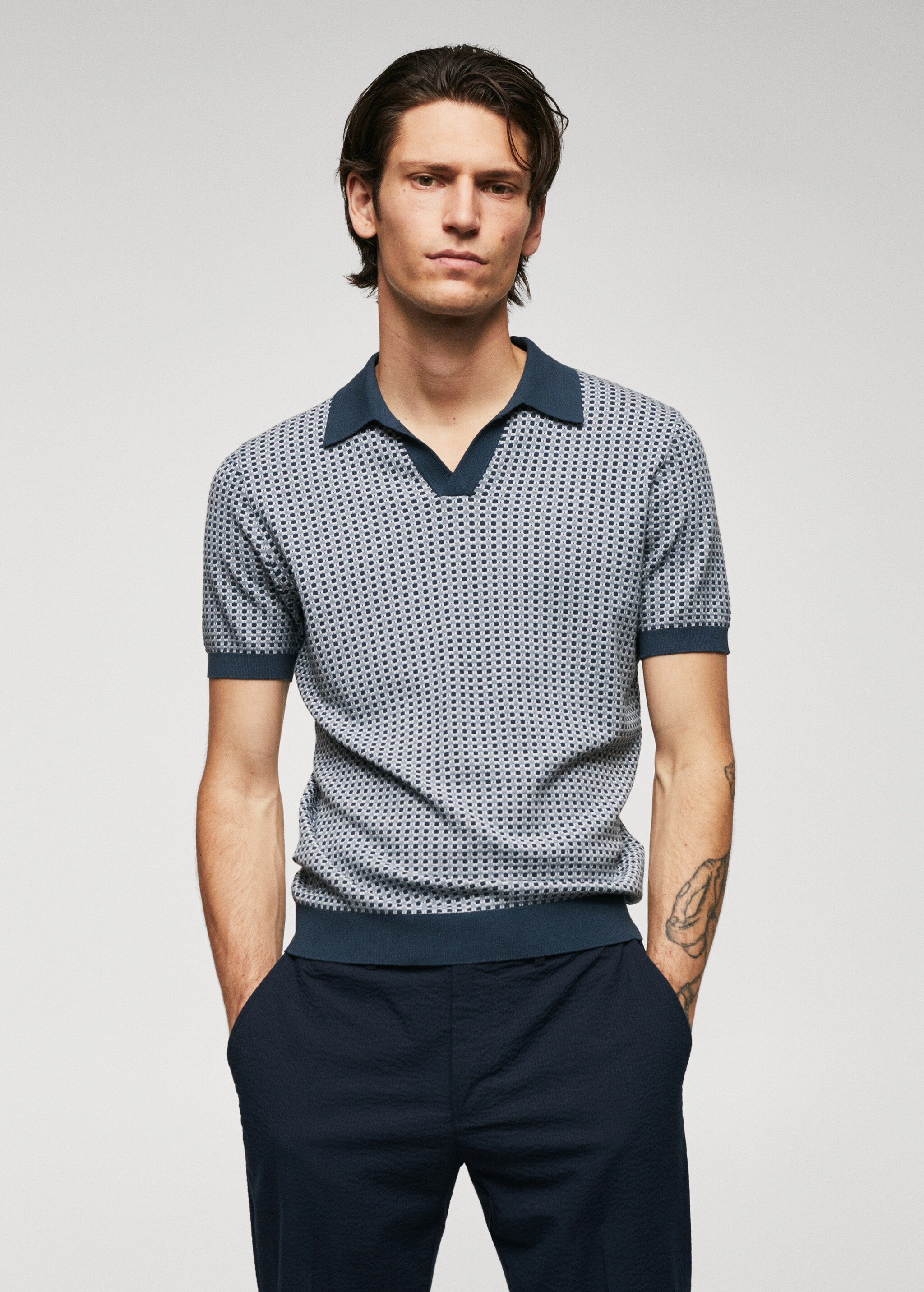 Fine-knit polo shirt with geometric structure - Medium plane