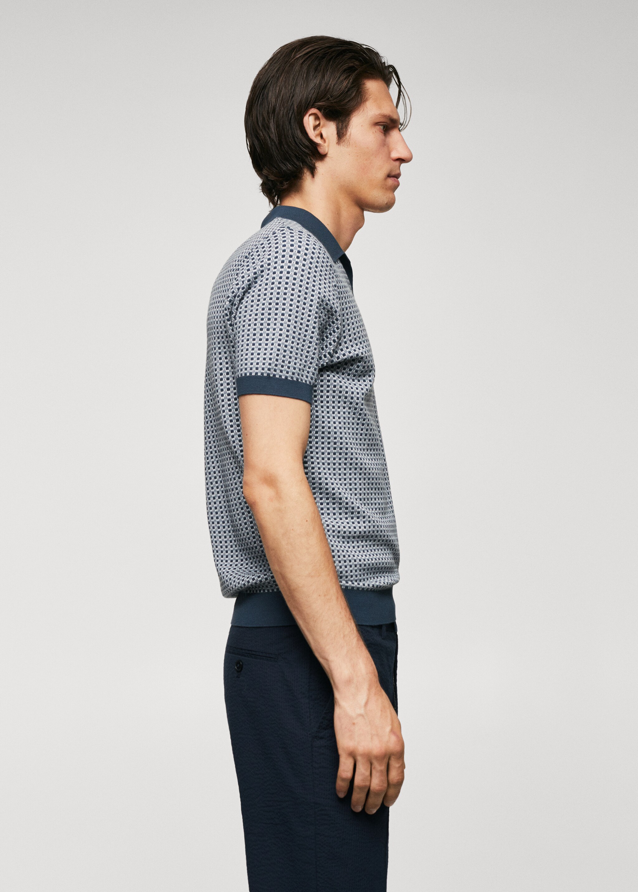 Fine-knit polo shirt with geometric structure - Details of the article 2
