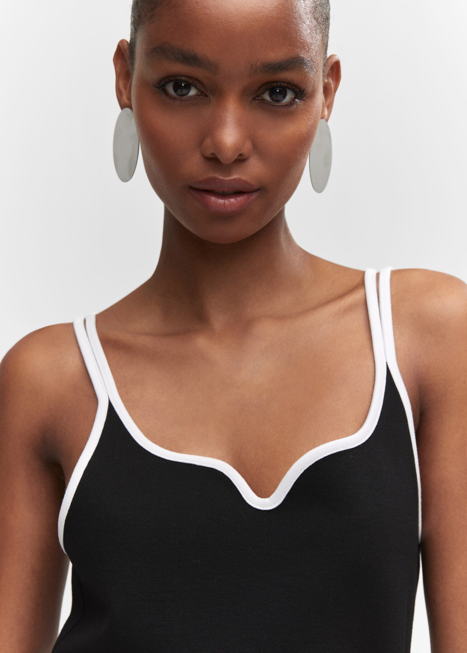 Contrast spaghetti strap top - Details of the article 1
