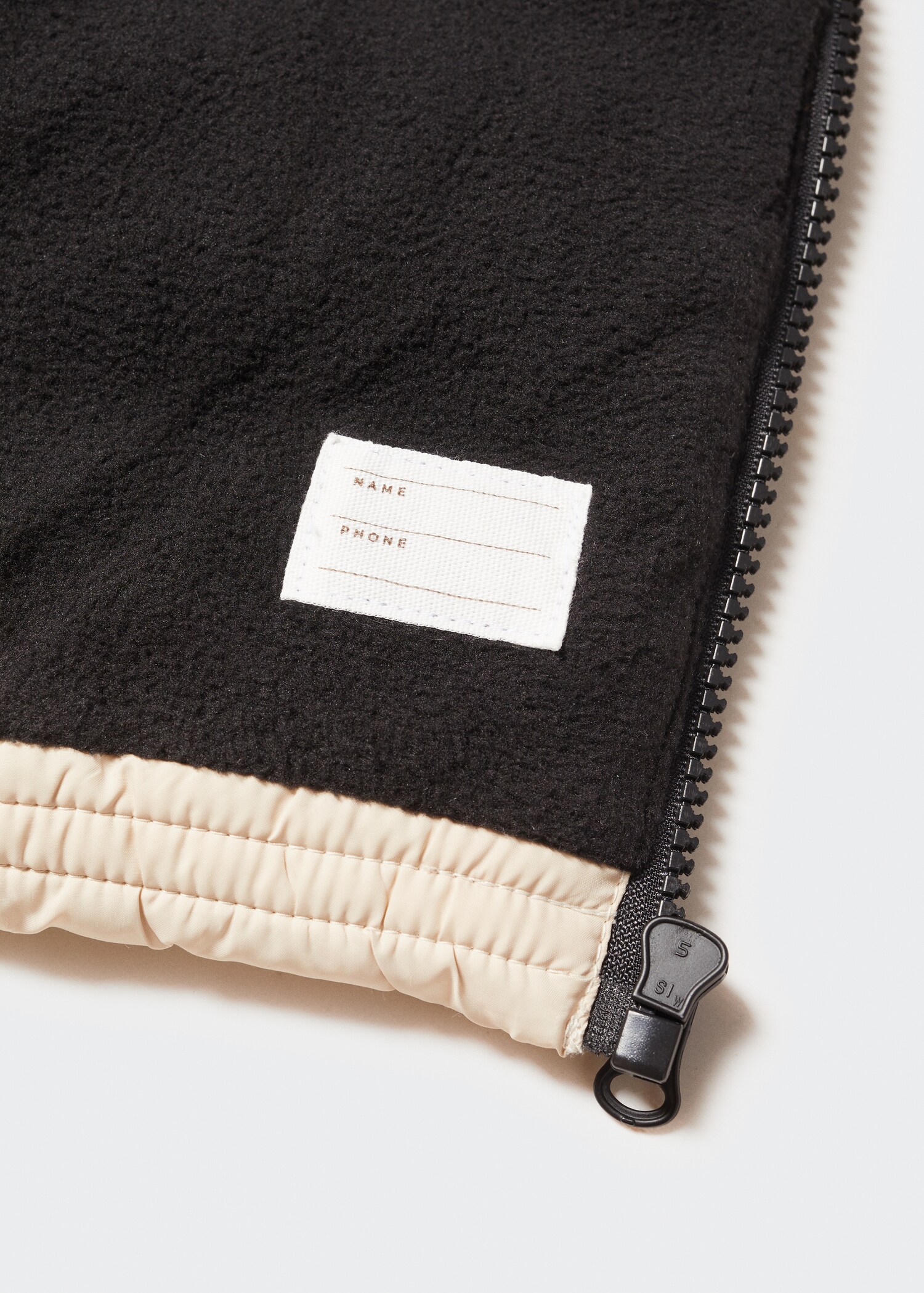 Quilted vest - Details of the article 8