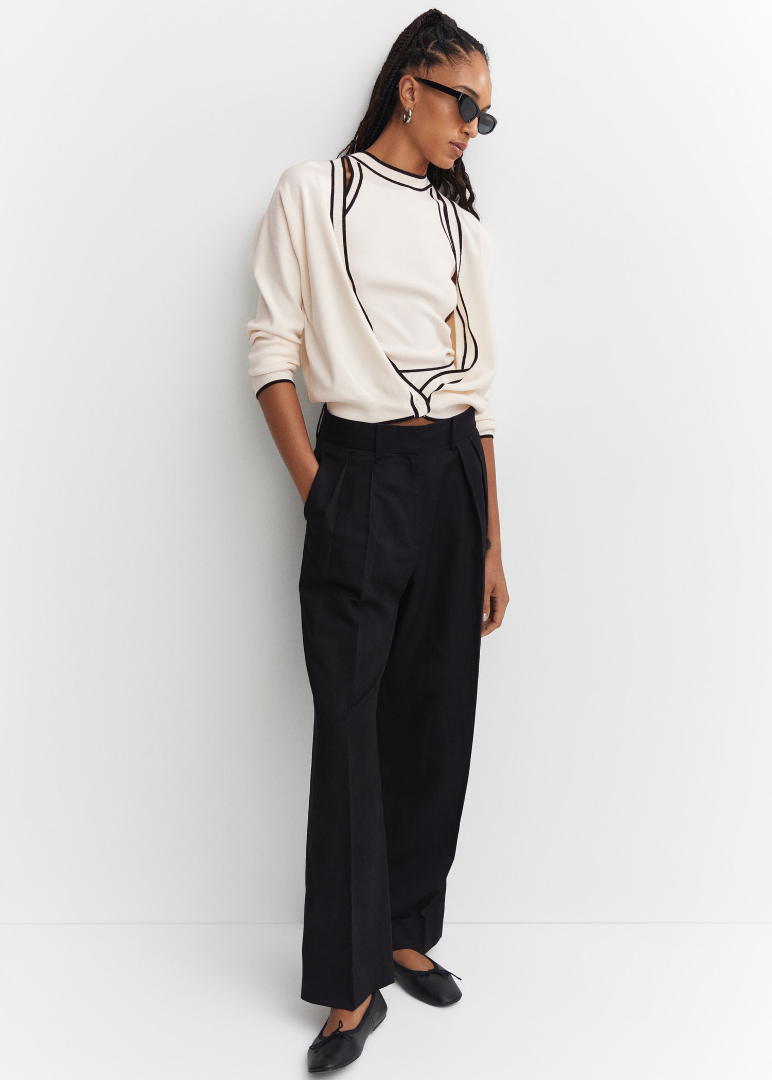 Knitted cardigan with contrast detail - Details of the article 2