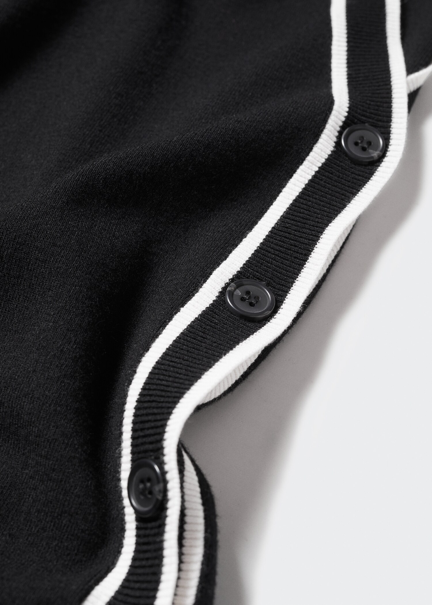 Knitted cardigan with contrast detail - Details of the article 8