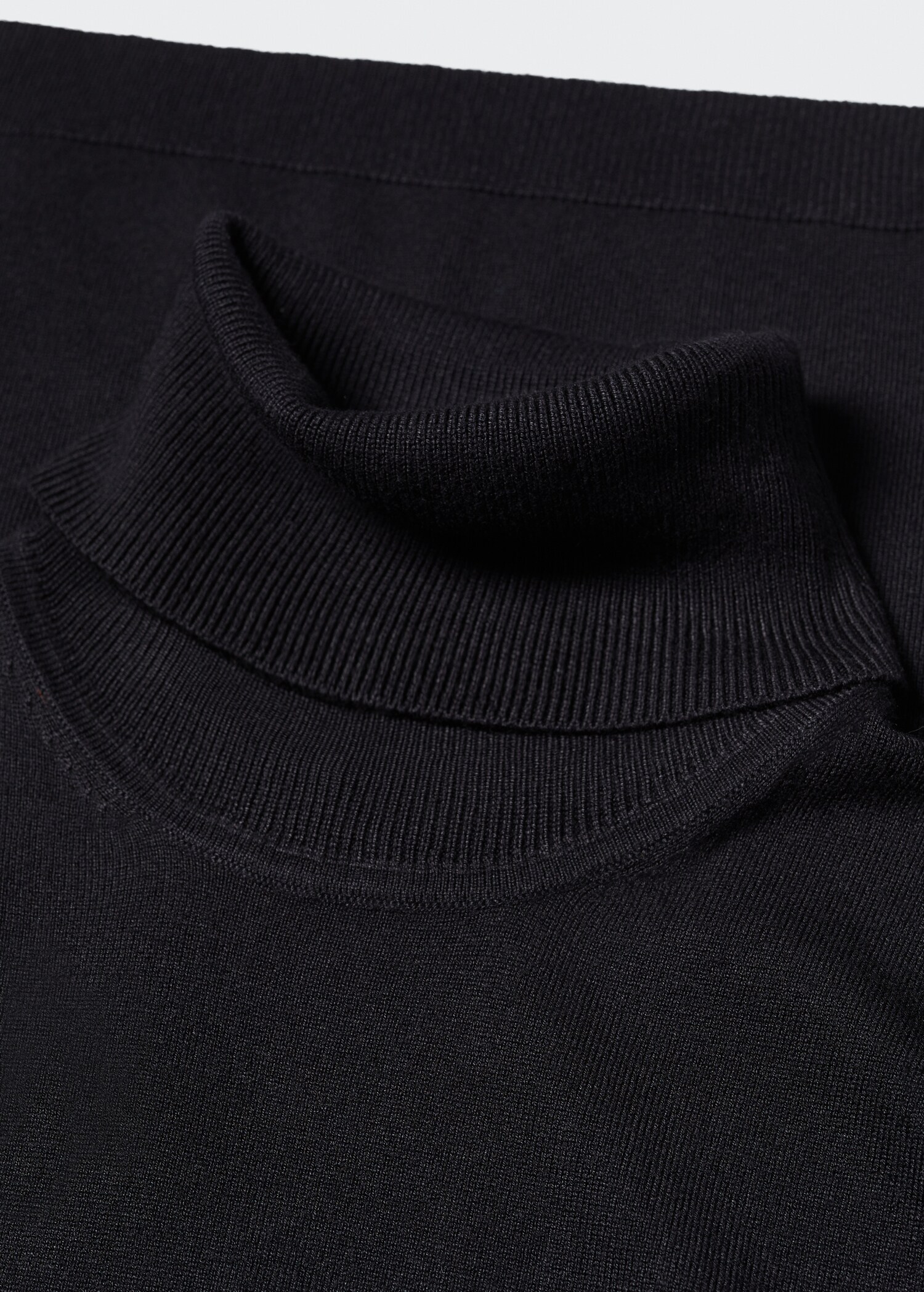 Turtleneck knit top - Details of the article 8