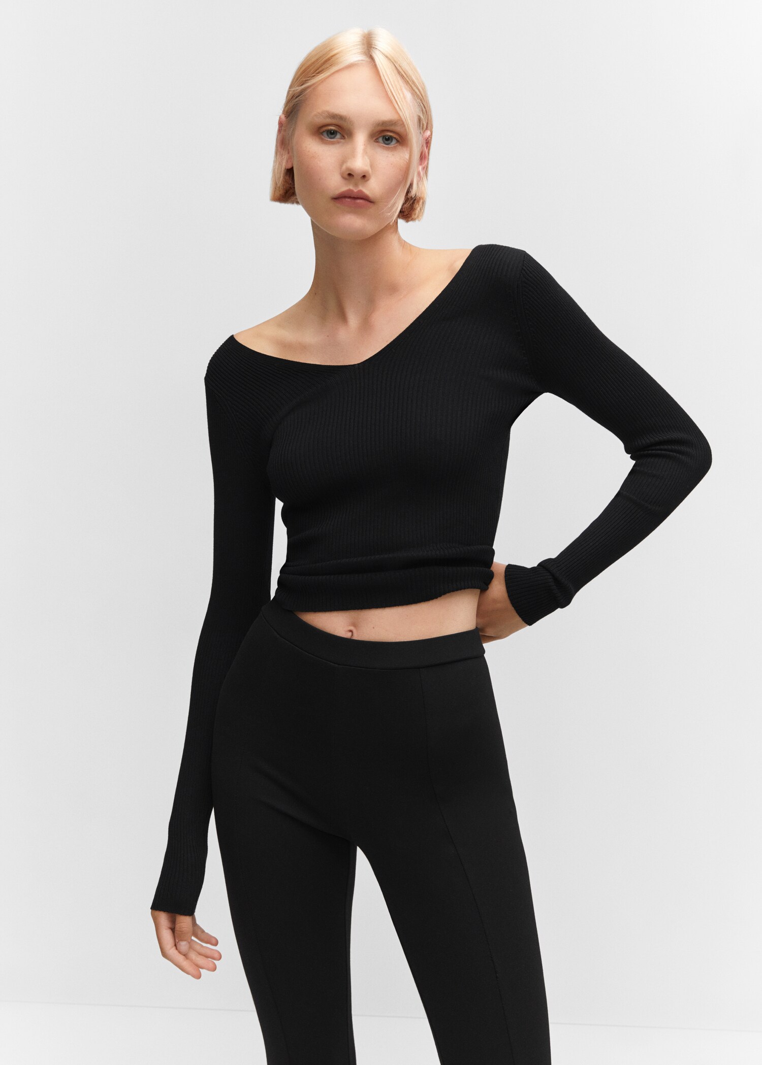 Pull-over maille côtelée dos plongeant - Plan moyen