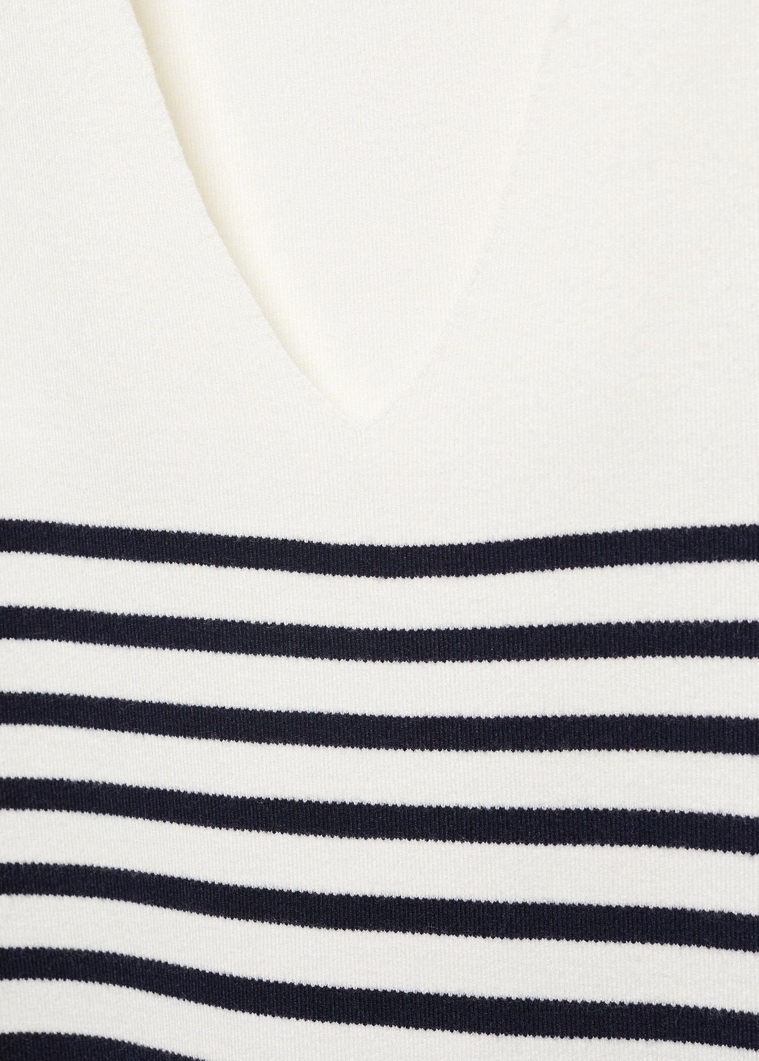 Oversized V-neck sweater - Details of the article 8
