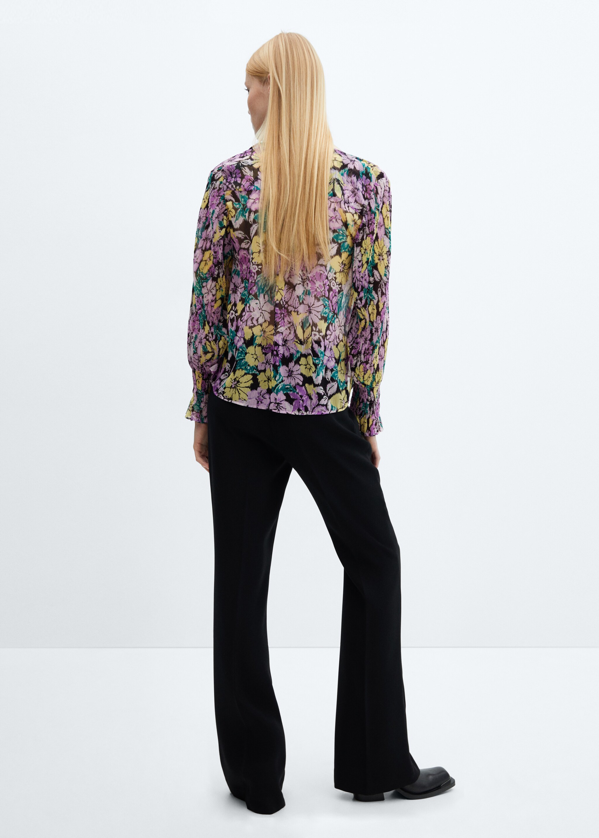 Florale Bluse mit Textur - Rückseite des Artikels