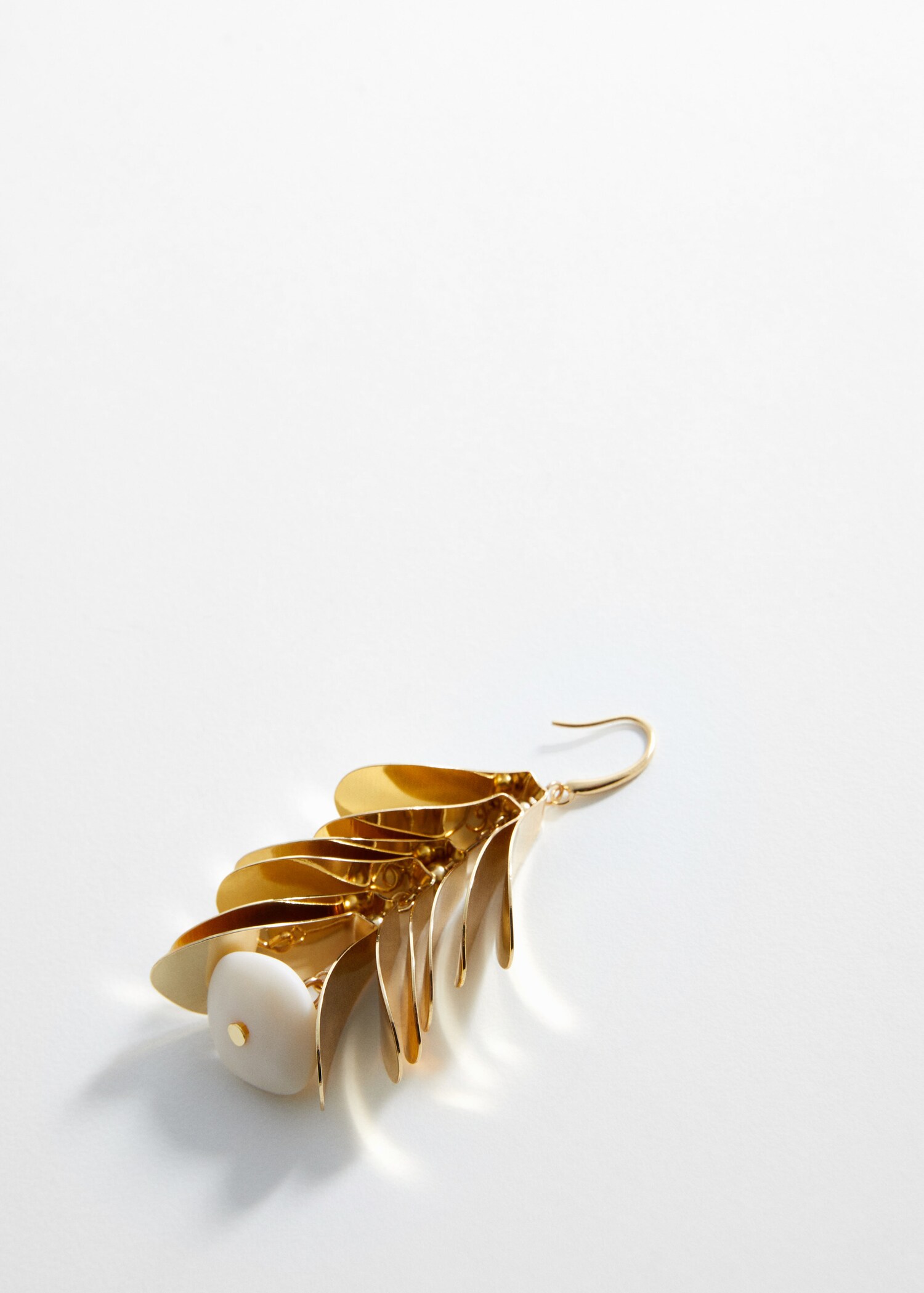 Metallic-leaves earrings - Details of the article 1