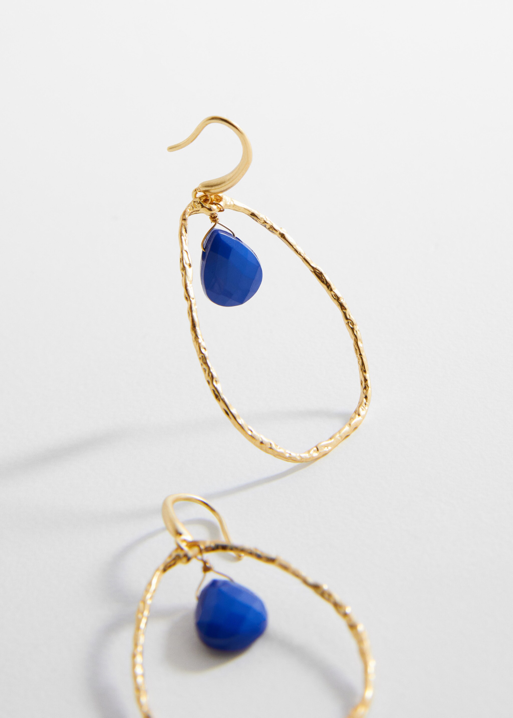 Hoop earrings with irregular stone  - Medium plane