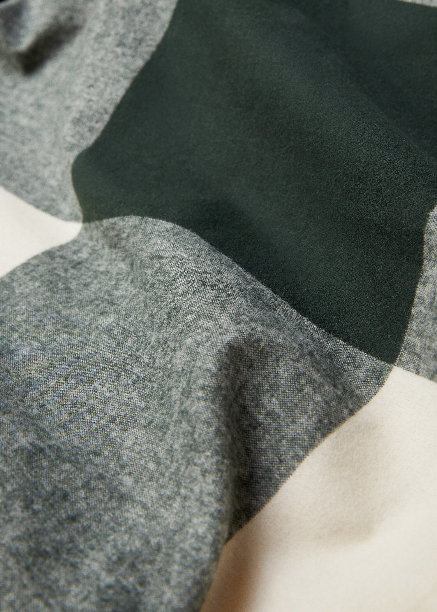 Checked design flannel duver cover Queen bed - Details of the article 1