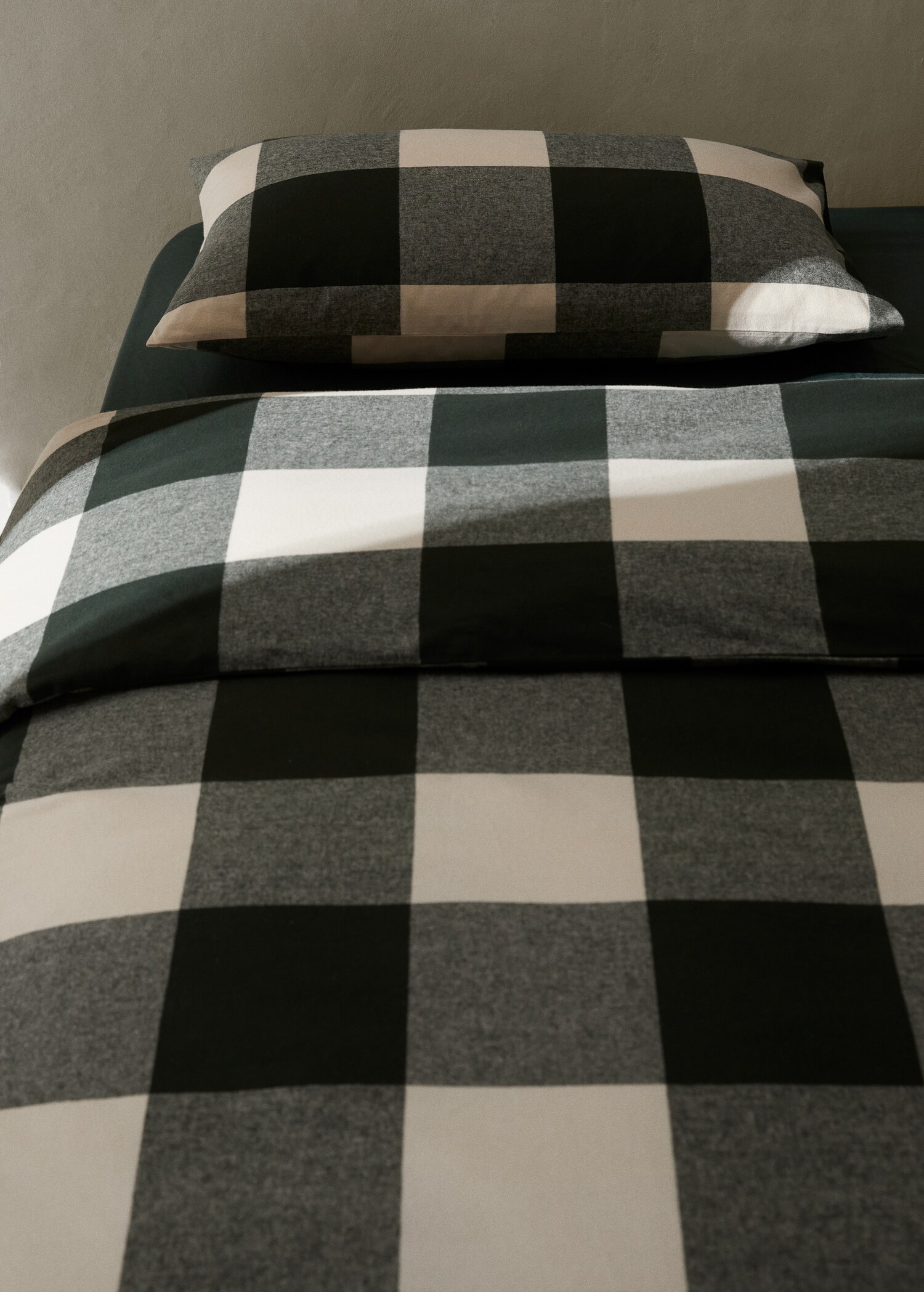 Checked design flannel duver cover Queen bed - Details of the article 7