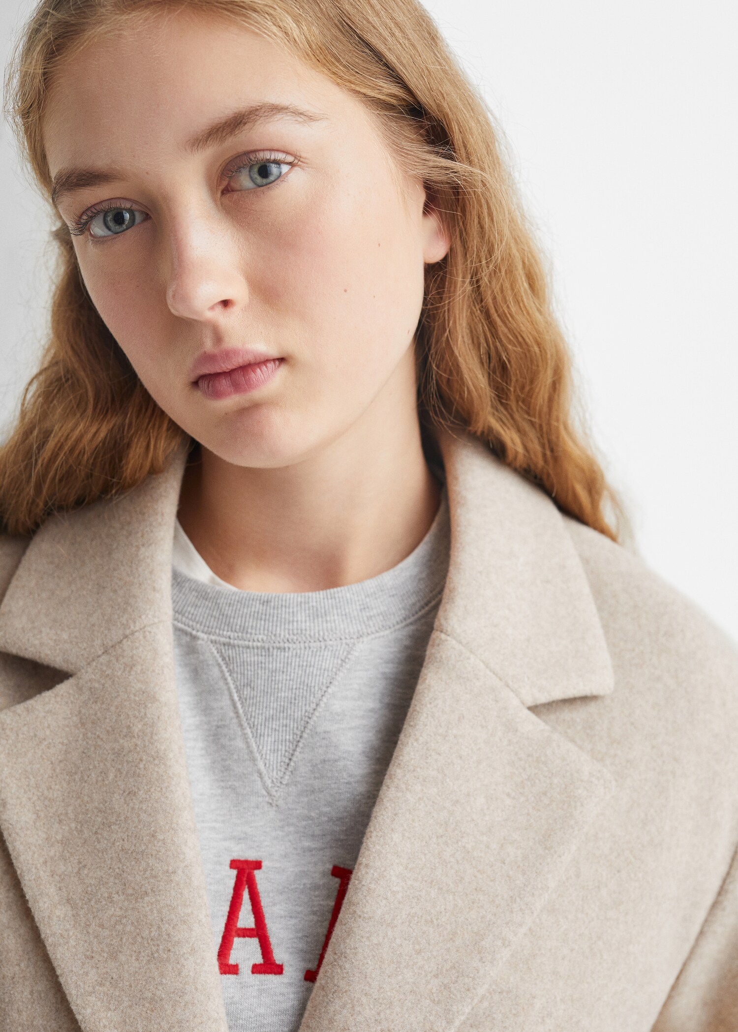 Lapelled straight-cut coat - Details of the article 1