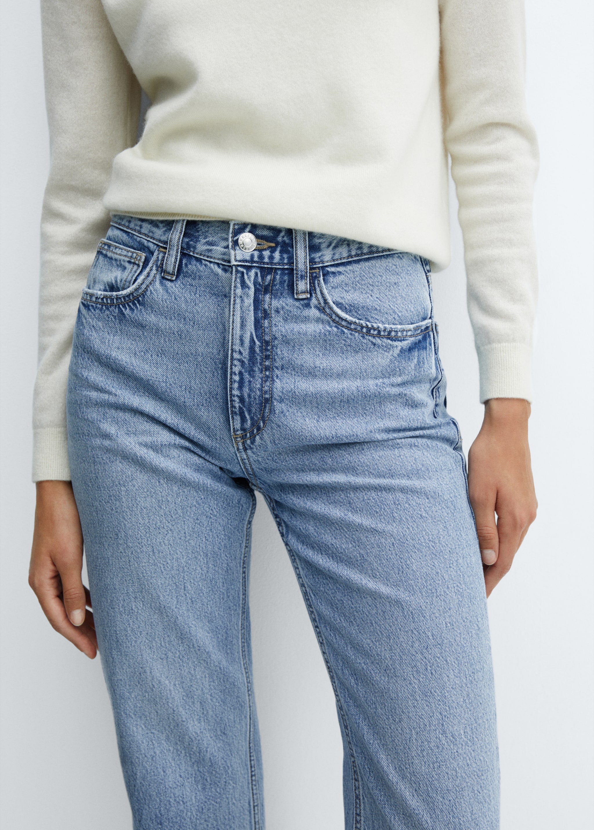 Gerade Jeans mit mittlerem Bund - Detail des Artikels 2